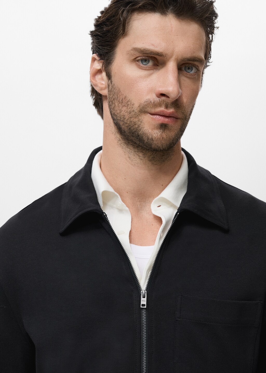 Zip-up sweatshirt with pocket