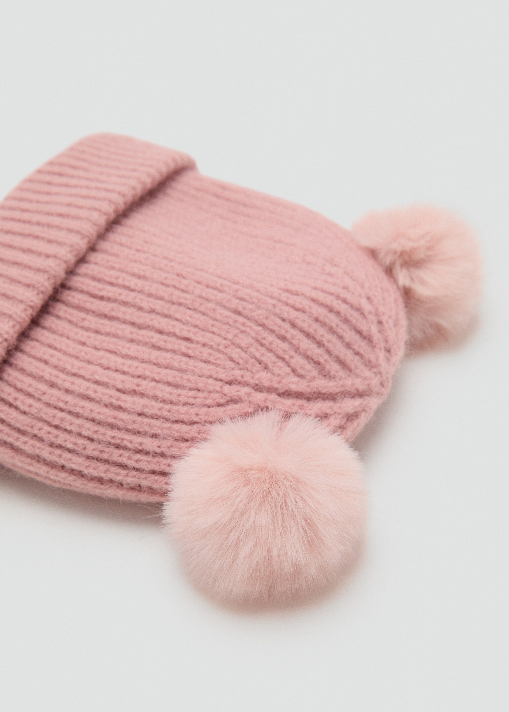 Hat pomponp - Details of the article 1, Pale Pink. Ref: 17005986-00.