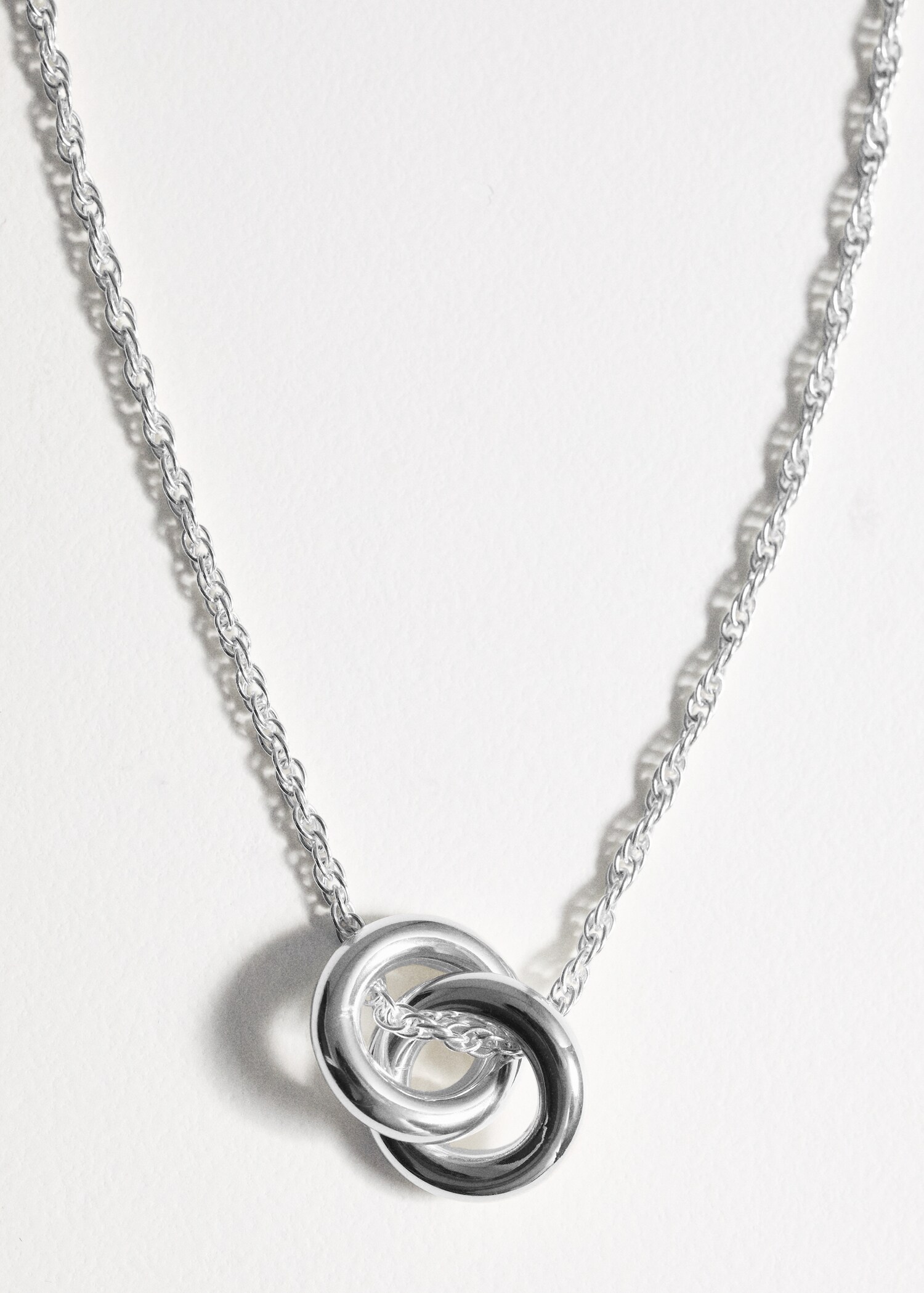 Interwoven hoops necklace - Details of the article 5