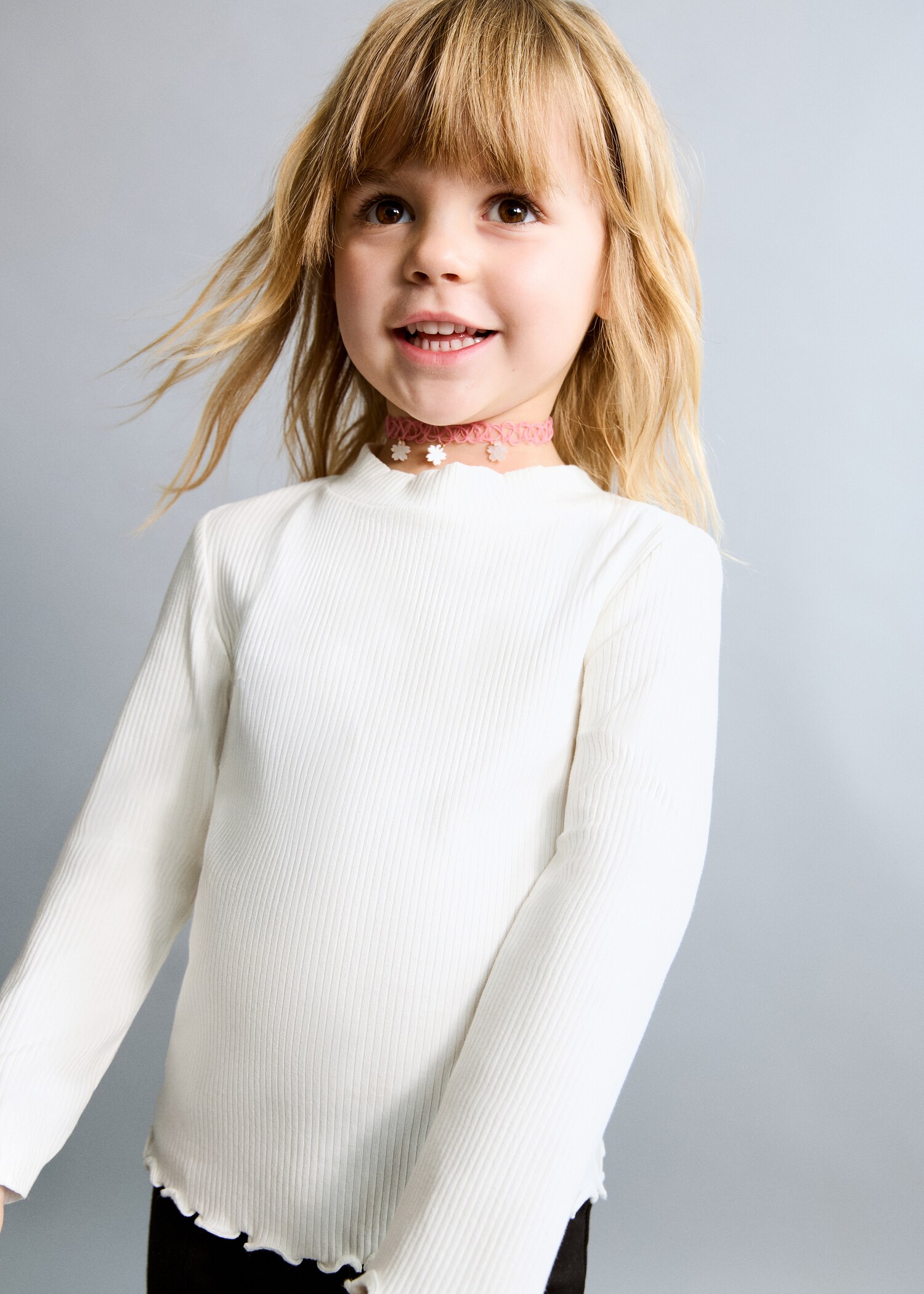 تي شيرت بياقة عالية - رؤية وسط