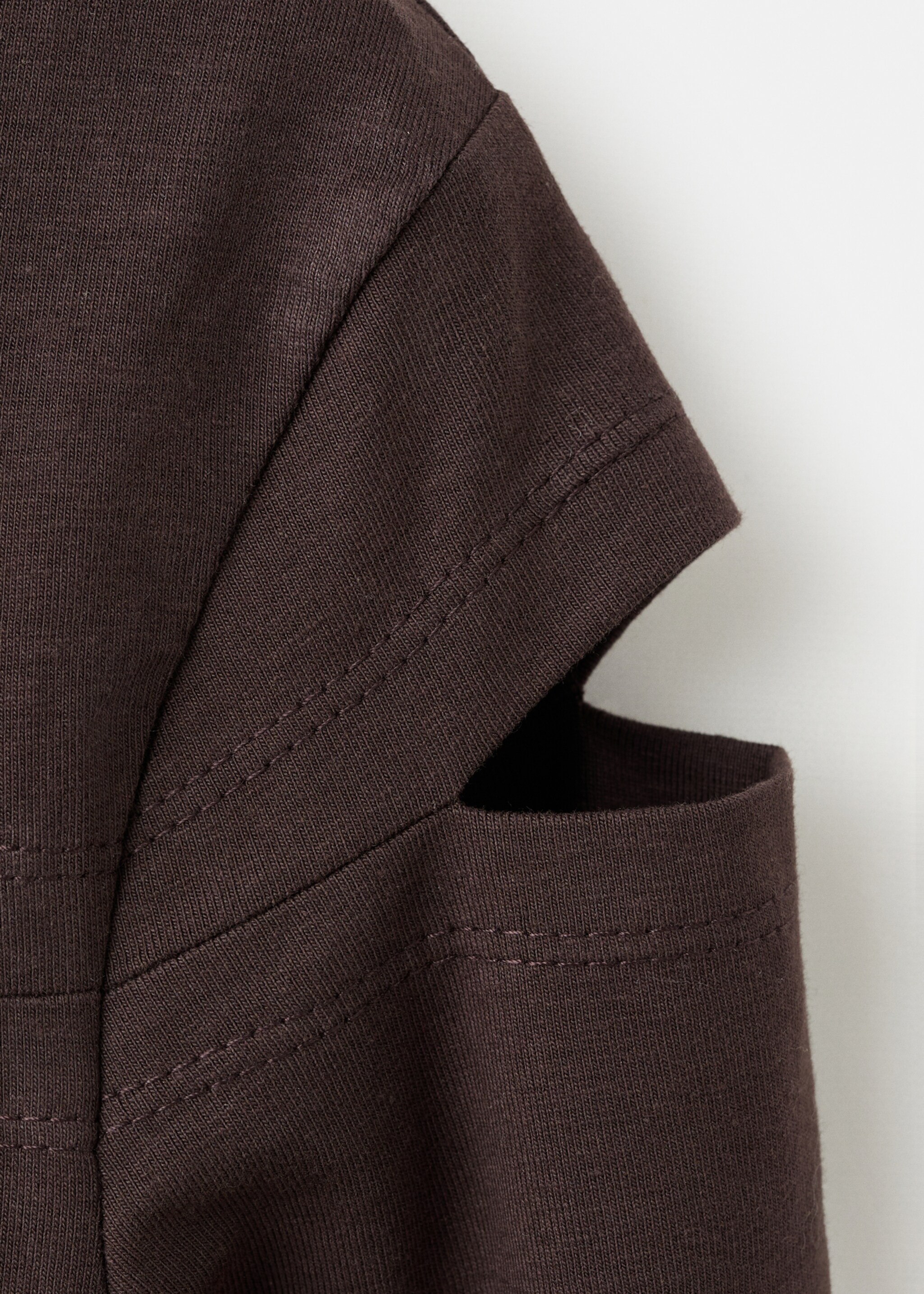 Cotton t-shirt with cut-out - Details of the article 0, Brown. Ref: 17006349-00.