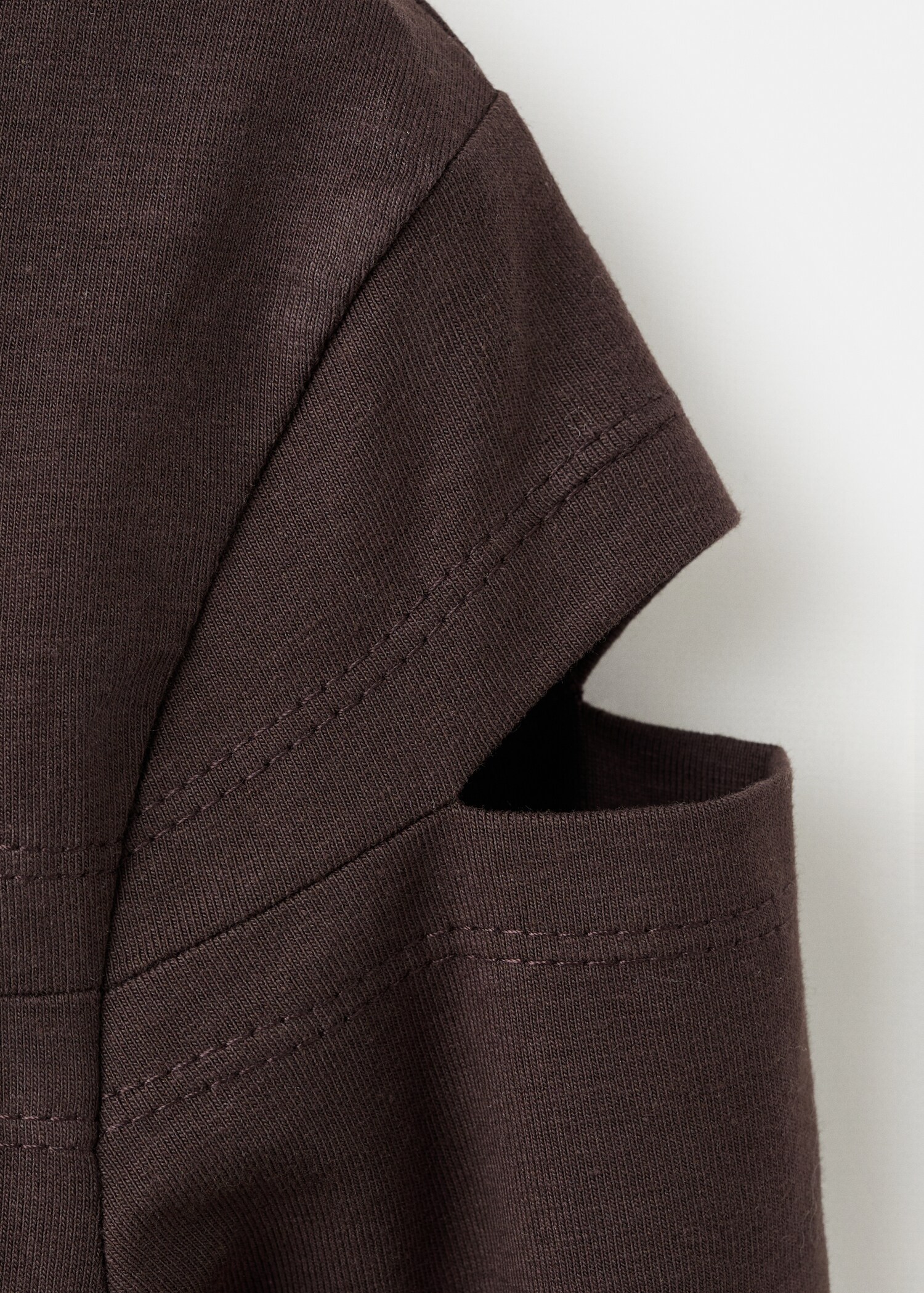 Cotton t-shirt with cut-out - Details of the article 0
