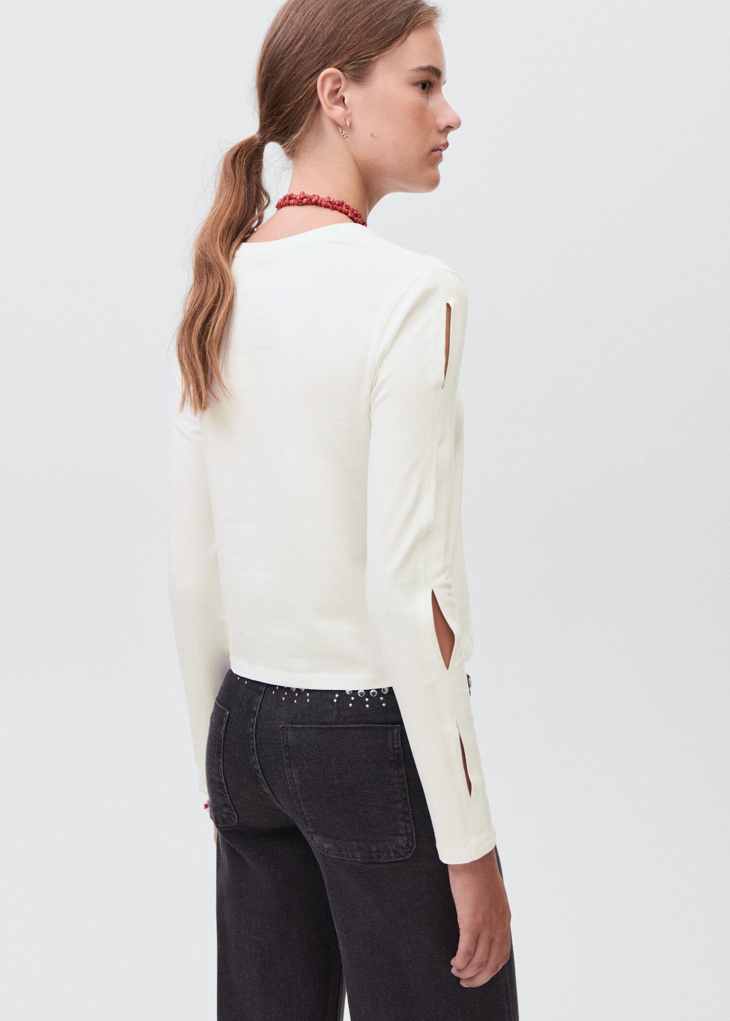 Cut-out t-shirt - Reverse of the article