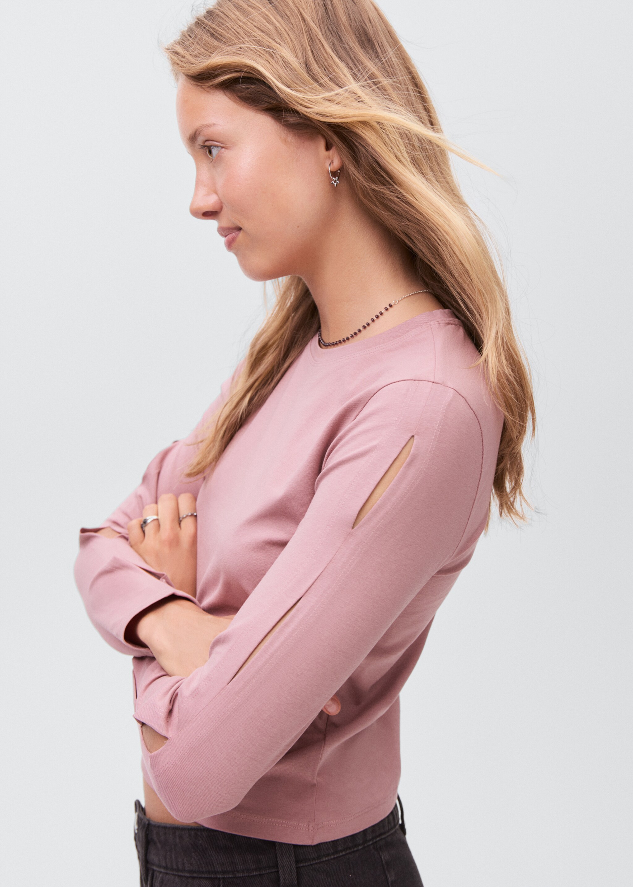 Cut-out t-shirt - Details of the article 1, Pink. Ref: 17006350-00.