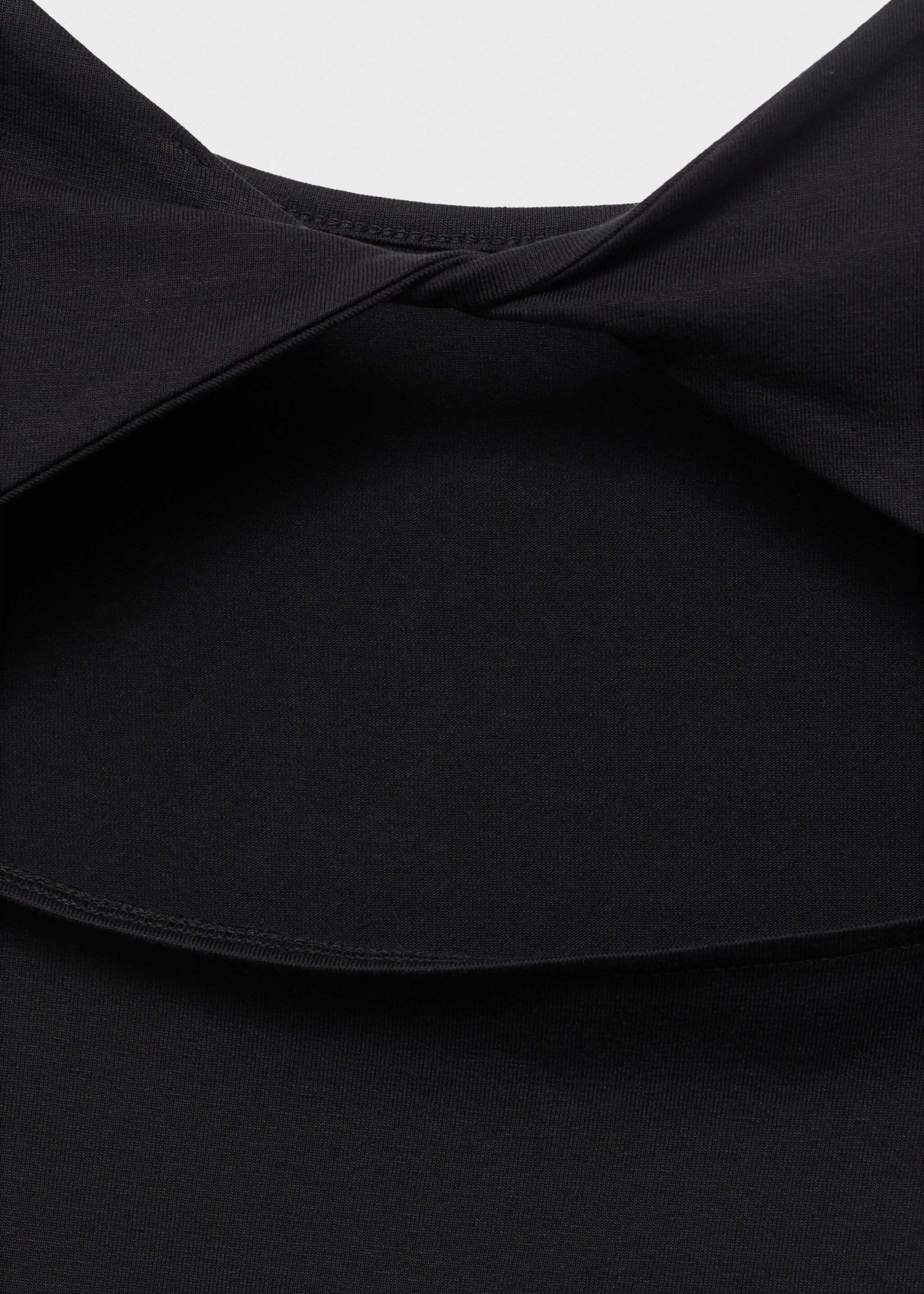 T-shirt with open back - Details of the article 8, Black. Ref: 17006351-00.