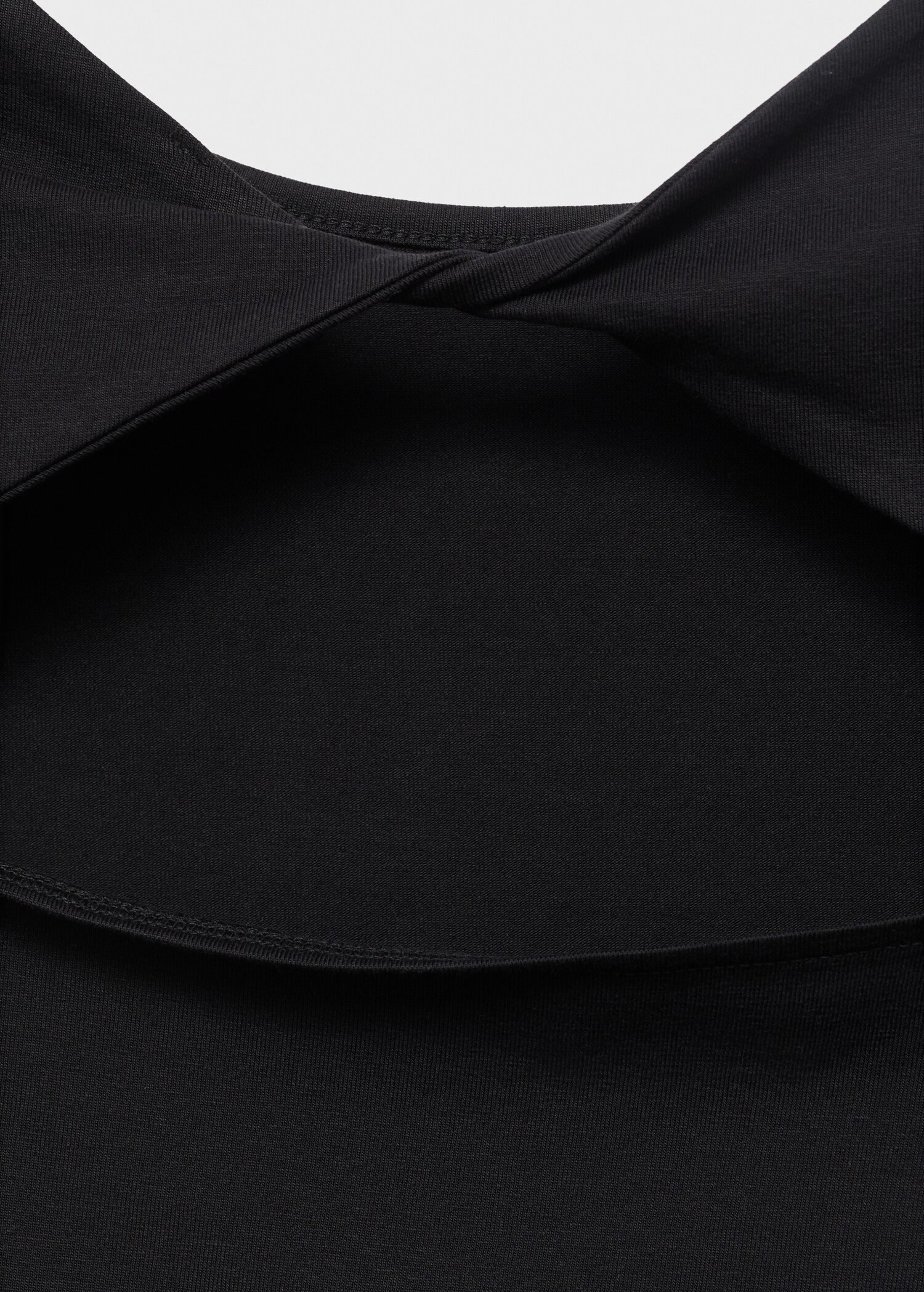 T-shirt with open back - Details of the article 8