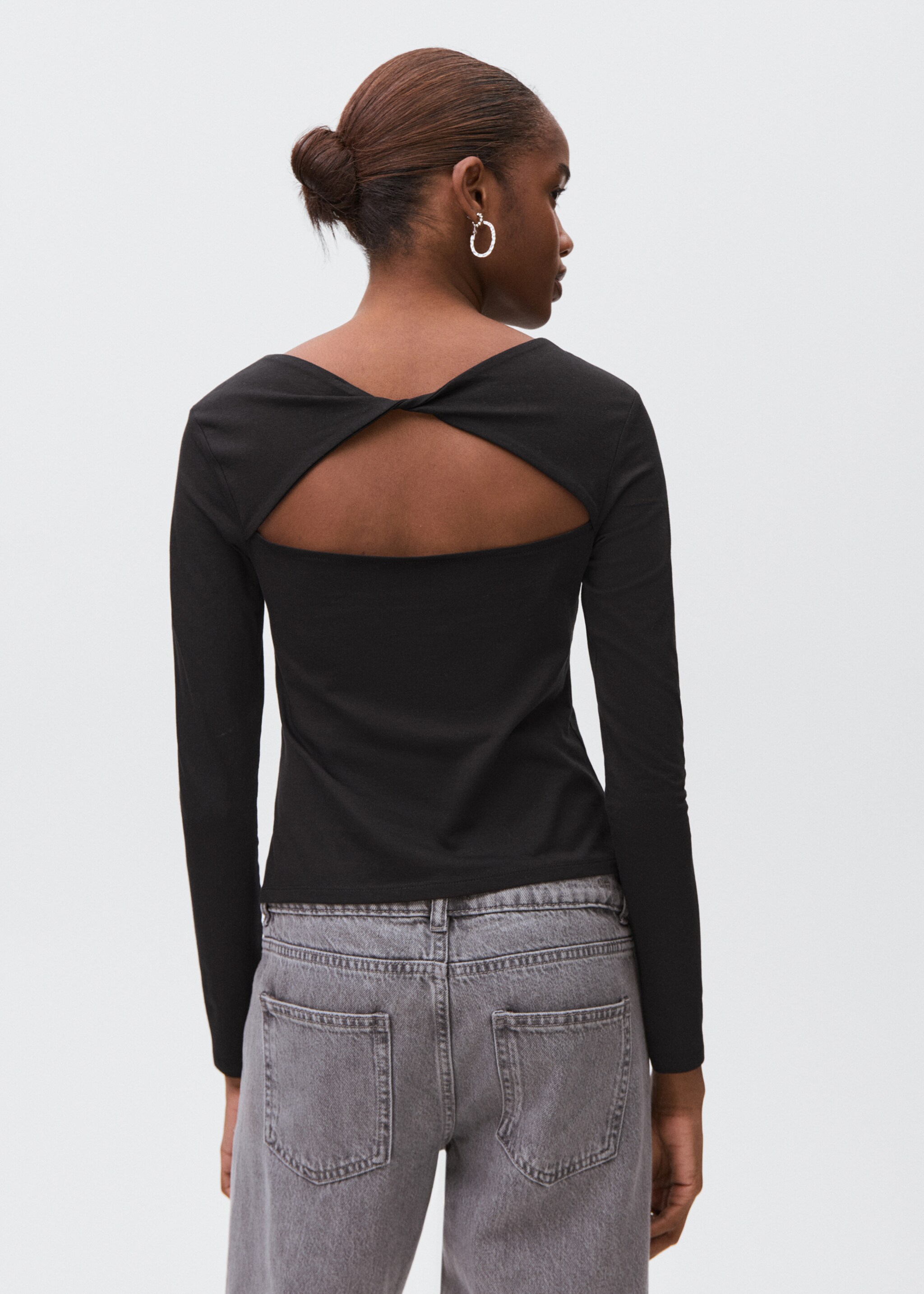 T-shirt with open back - Reverse of the article, Black. Ref: 17006351-00.