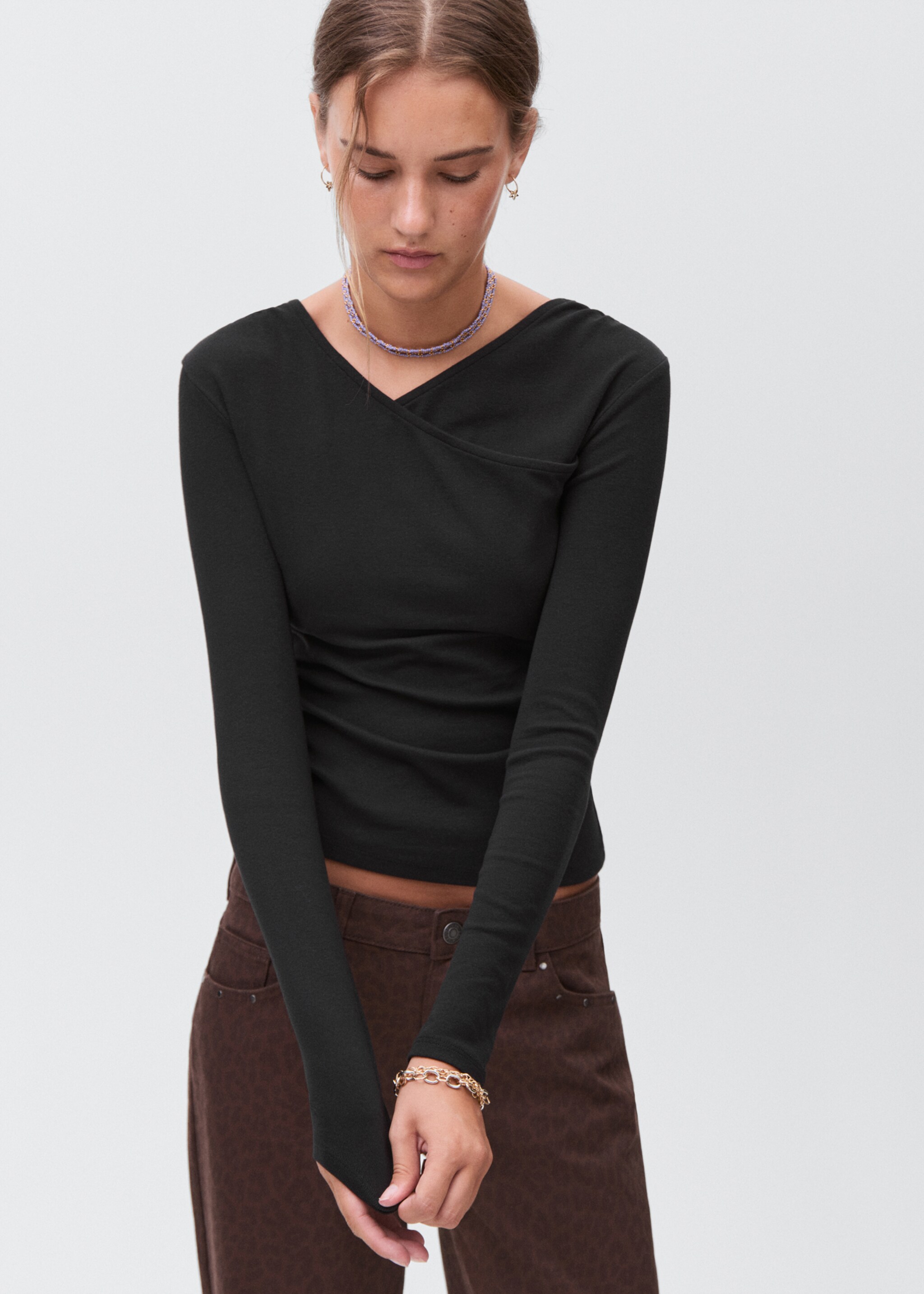 Gathered cotton t-shirt - Details of the article 6, Black. Ref: 17006352-00.