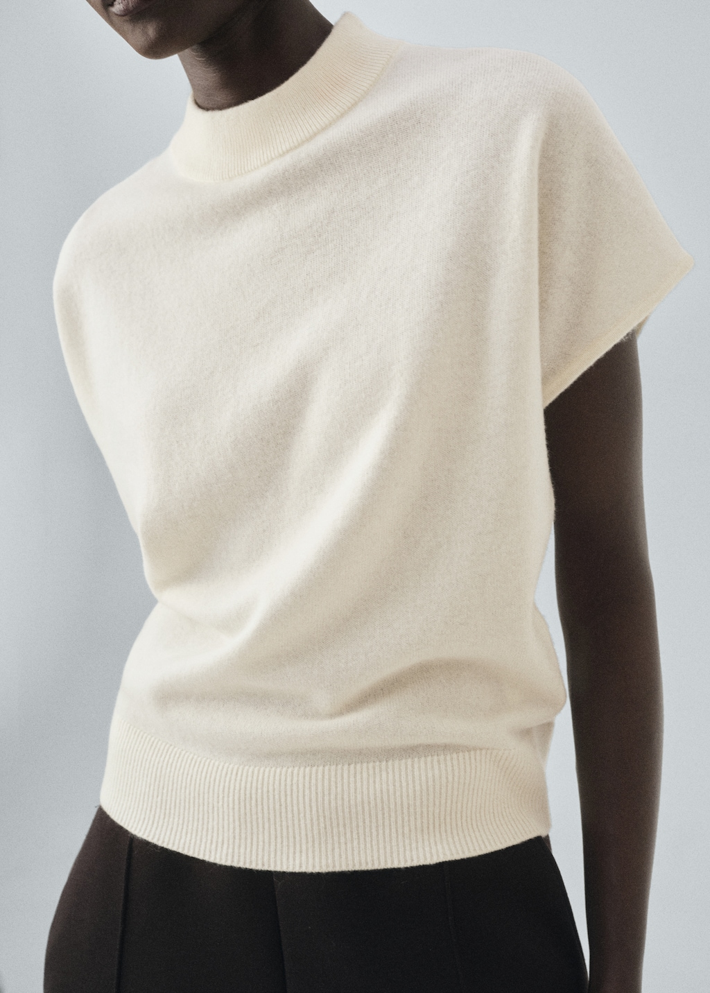 High collar wool sweater