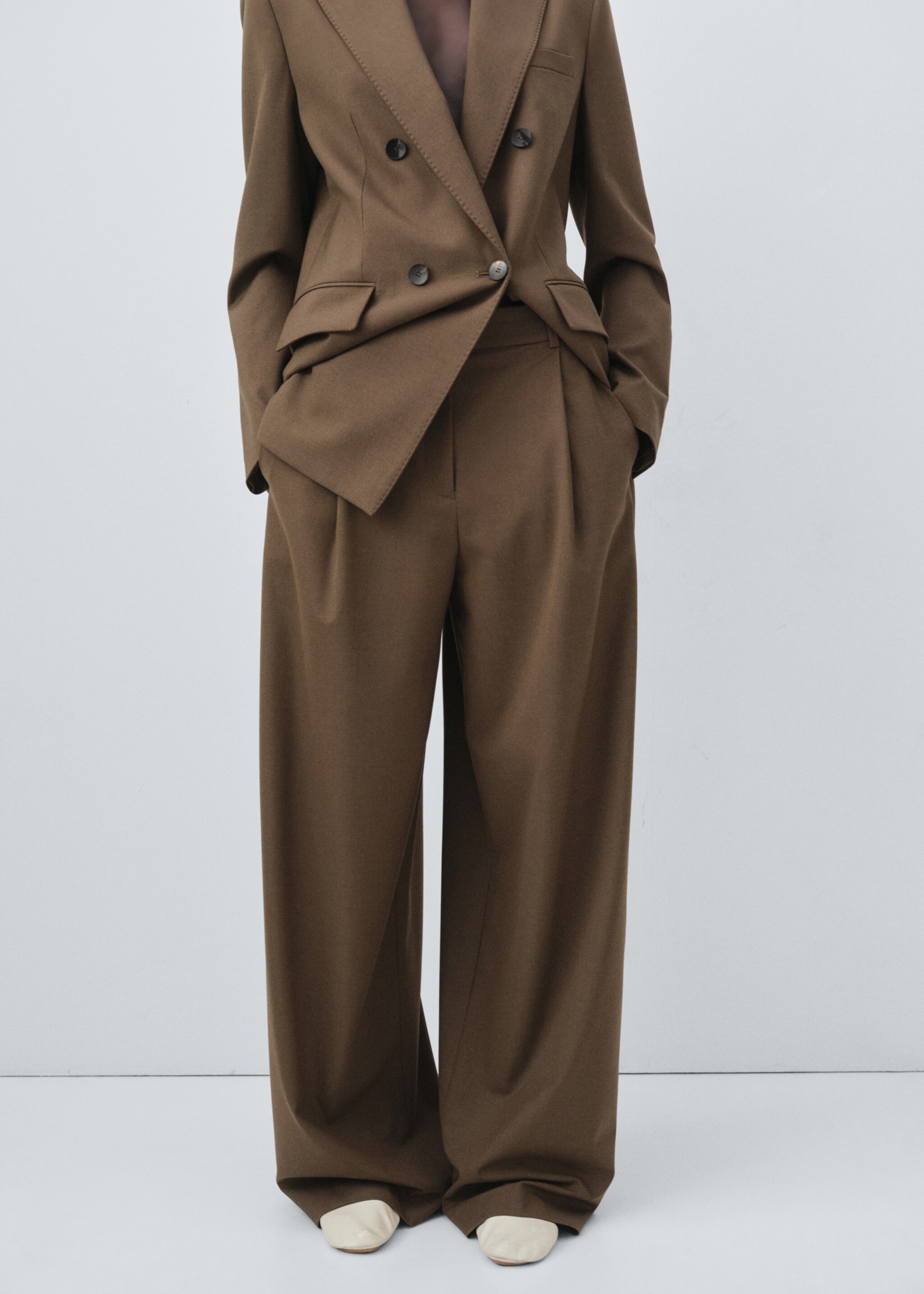 Pleated straight-leg suit trousers - Medium plane, Medium Brown. Ref: 17006366-00.