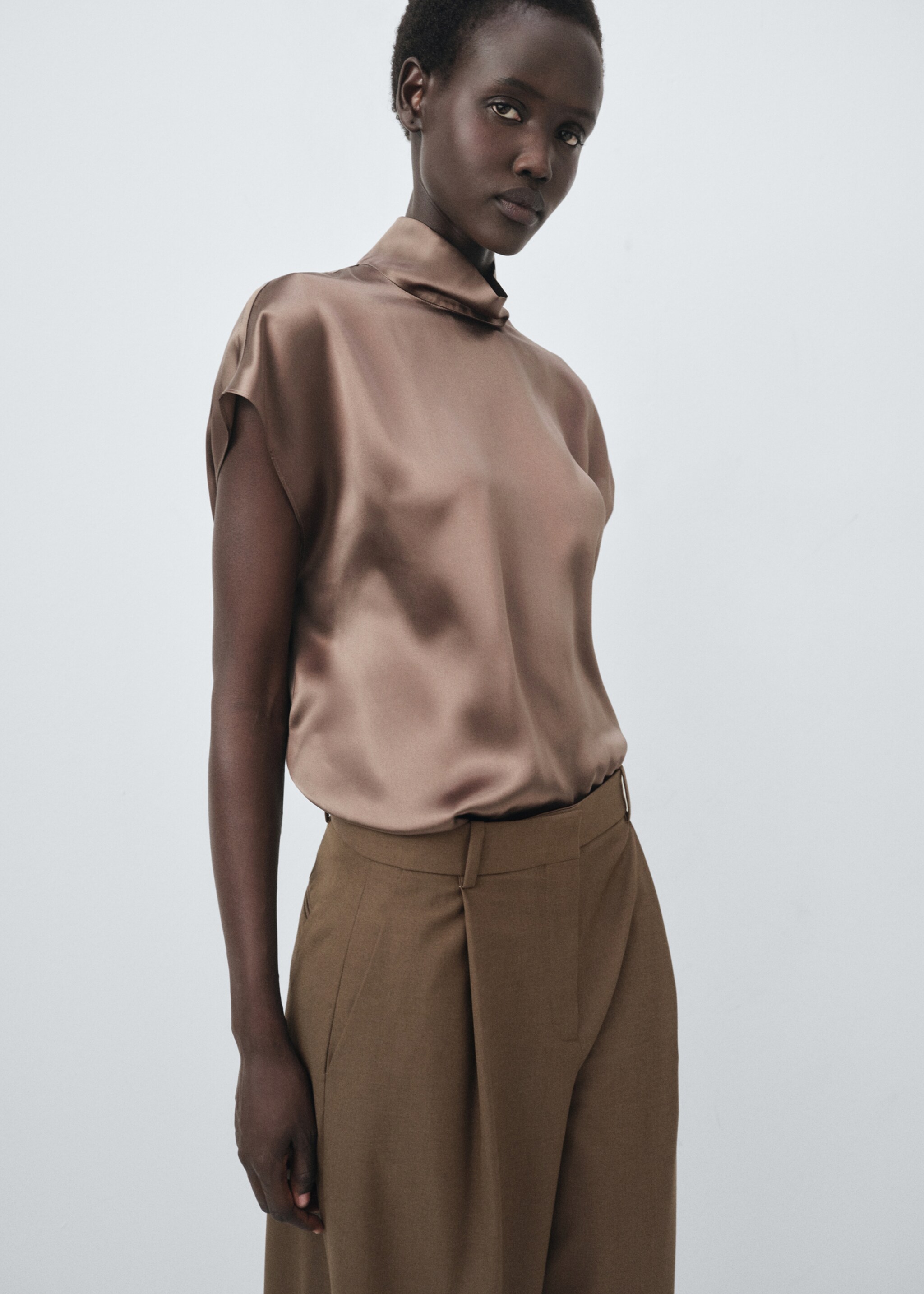 Pleated straight-leg suit trousers - Details of the article 1, Medium Brown. Ref: 17006366-00.