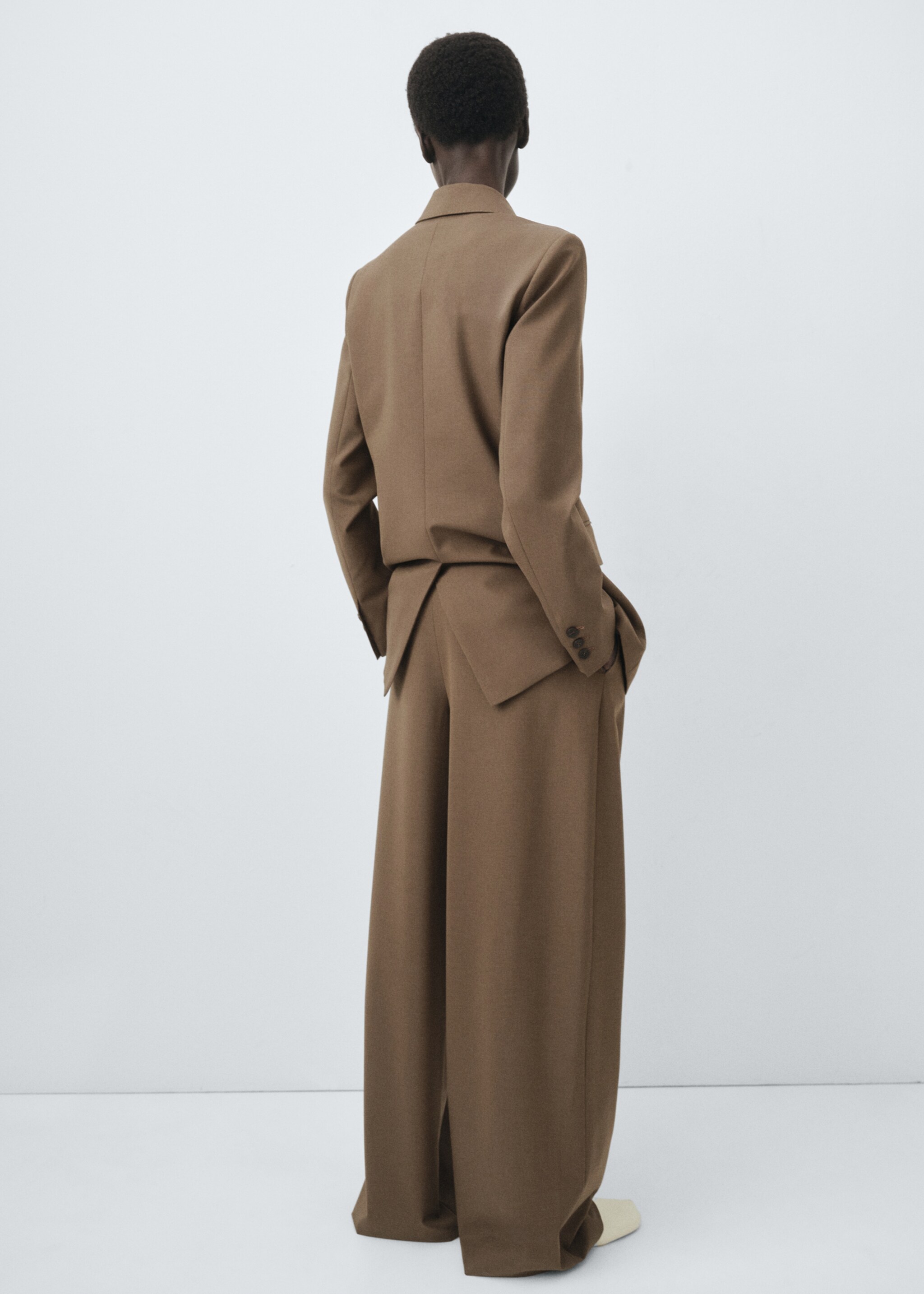 Pleated straight-leg suit trousers - Reverse of the article, Medium Brown. Ref: 17006366-00.