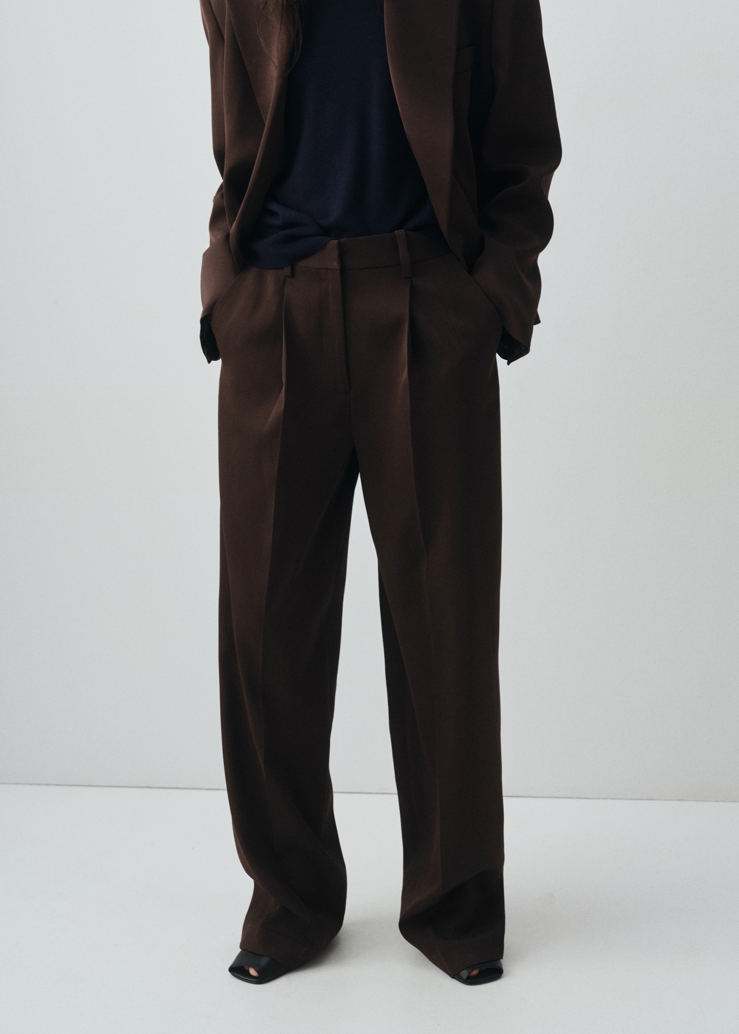 Pleated straight-leg suit trousers - Medium plane