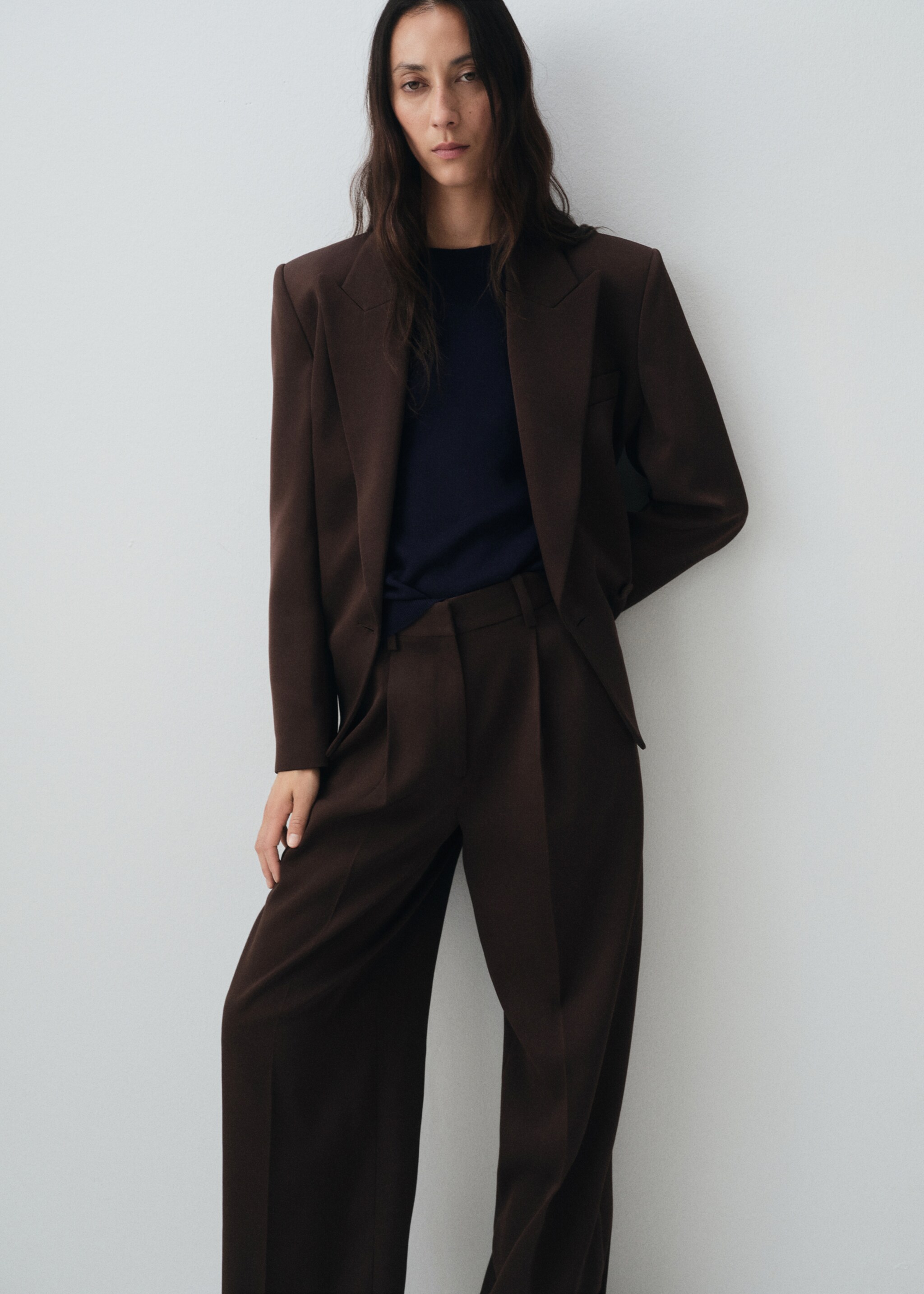 Pleated straight-leg suit trousers - Details of the article 1, Chocolate. Ref: 17006367-00.