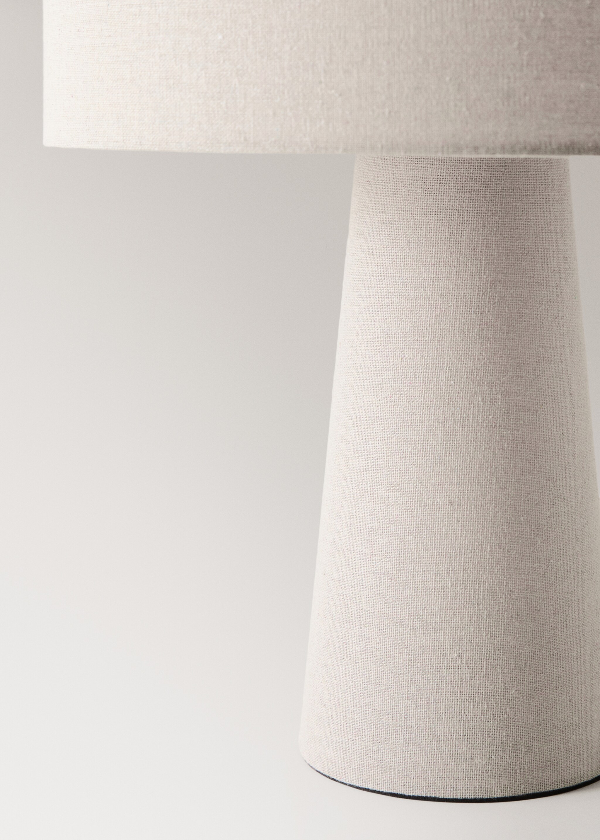 Grande lampe de table en tissu - Détail de l'article 1, Beige. Ref: 17006729-00.