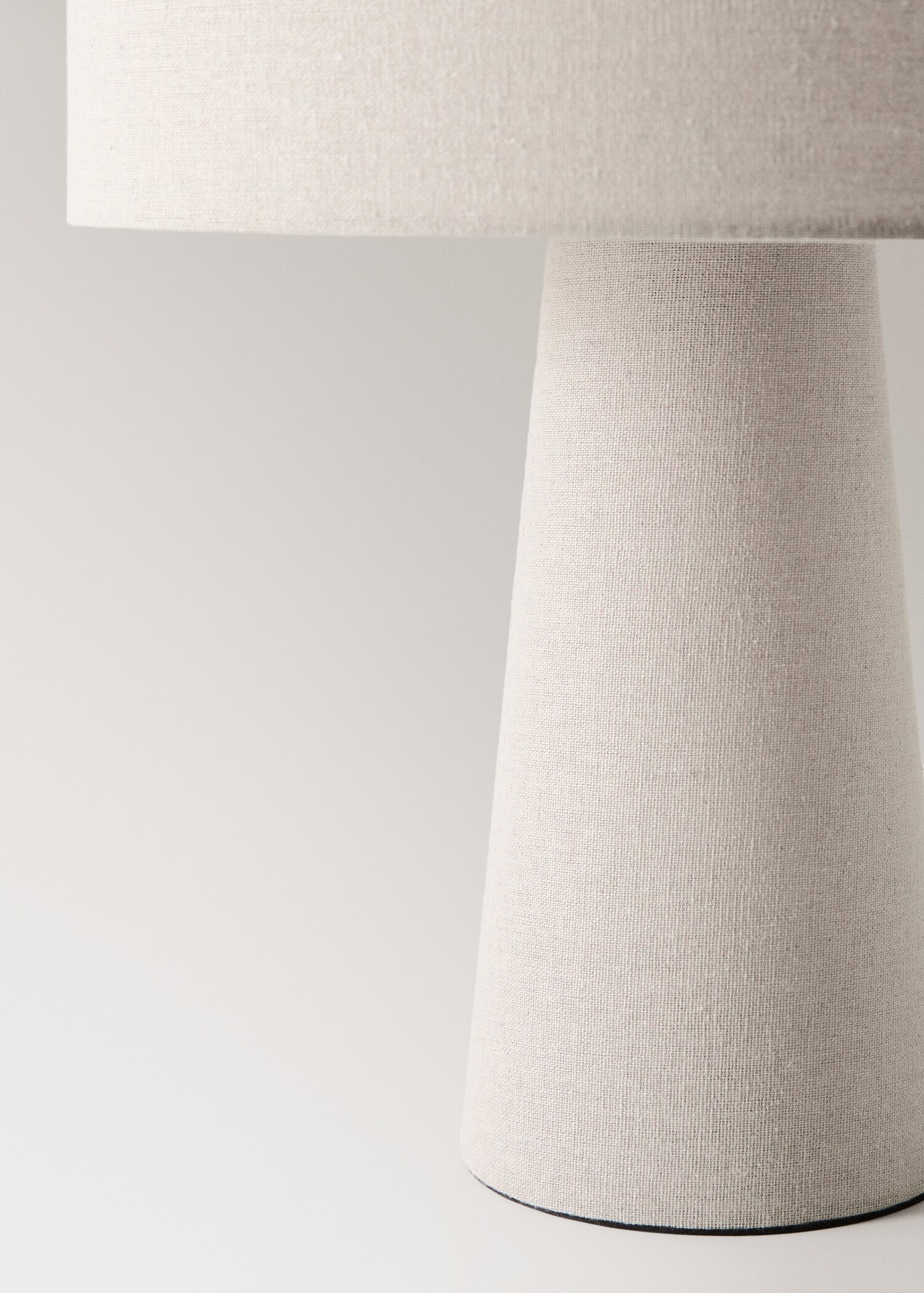Grande lampe de table en tissu - Détail de l'article 1