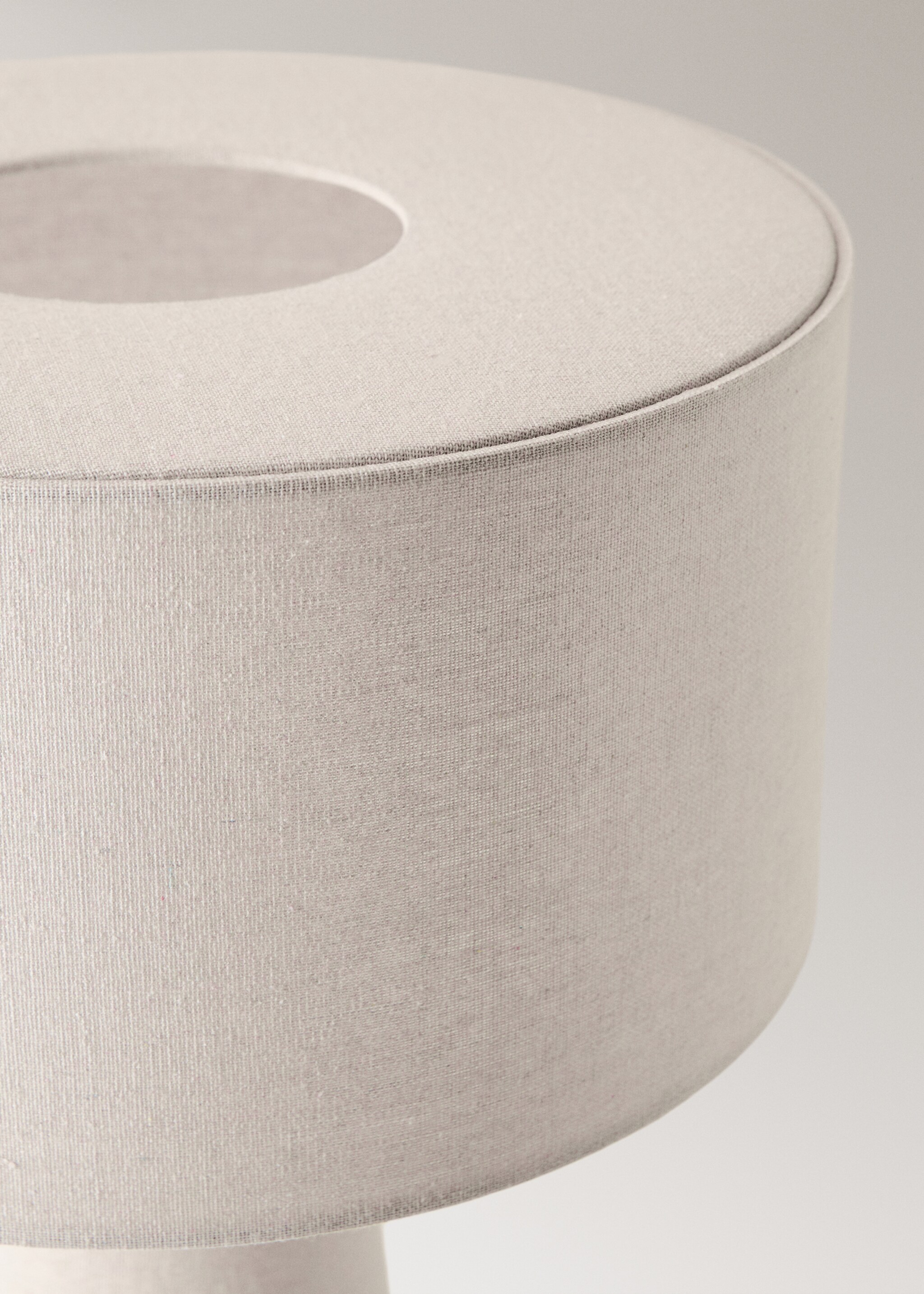 Grande lampe de table en tissu - Détail de l'article 2, Beige. Ref: 17006729-00.