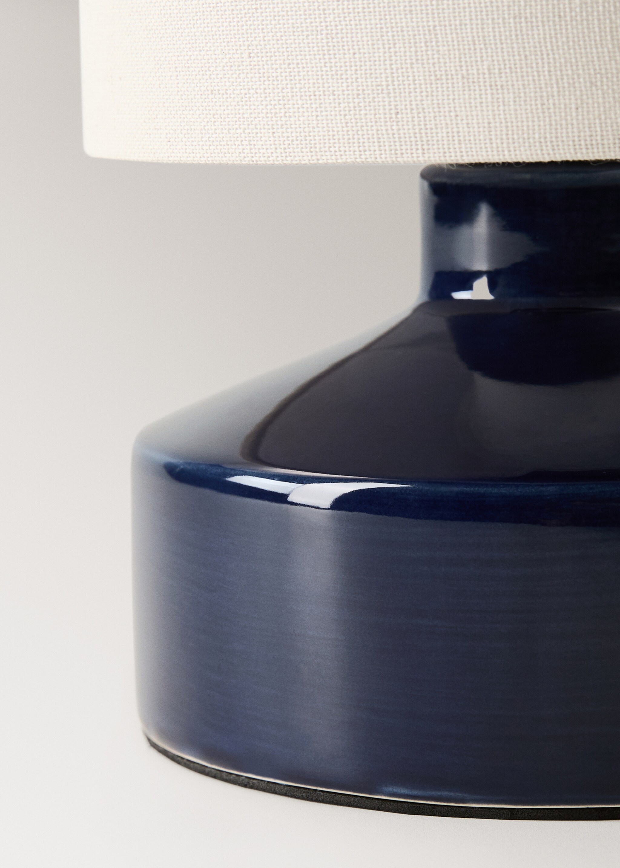 Lampa med fot i keramik - Detaljer om artikeln 1, Nattblå. Ref: 17006730-00.