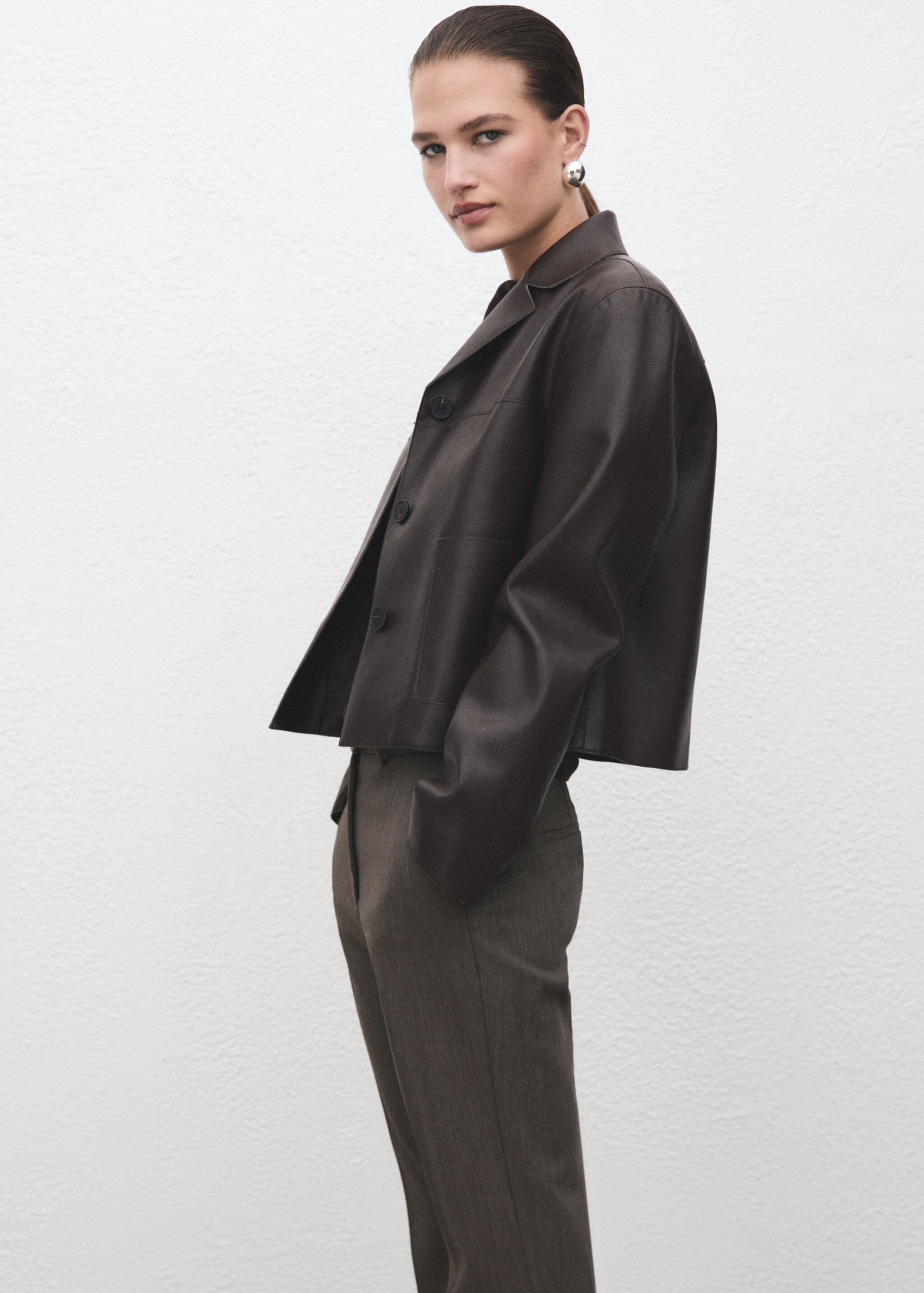 Mid-rise flare trousers - Details of the article 1, Grey. Ref: 17006734-00.