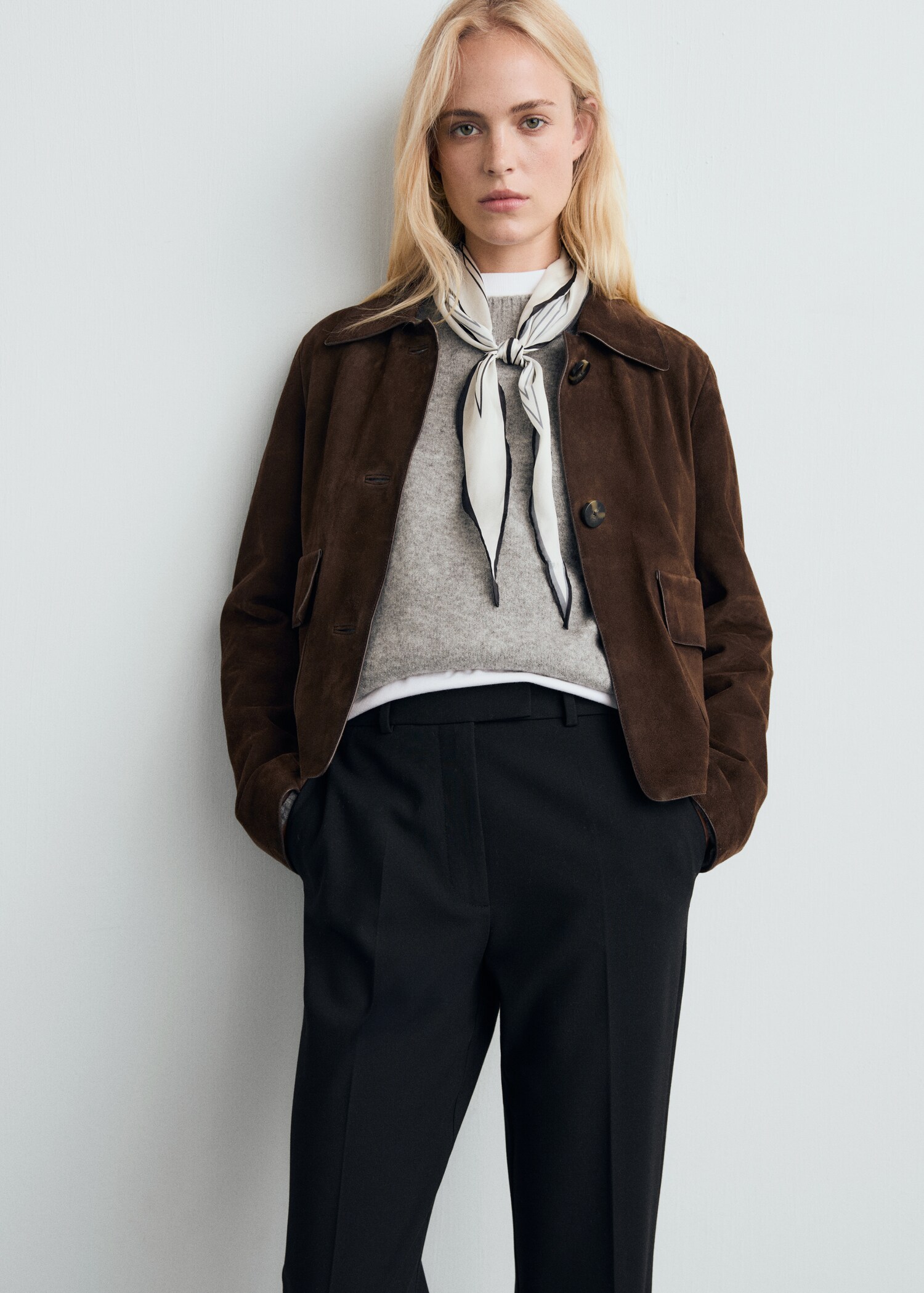 Mid-rise flare trousers - Details of the article 1