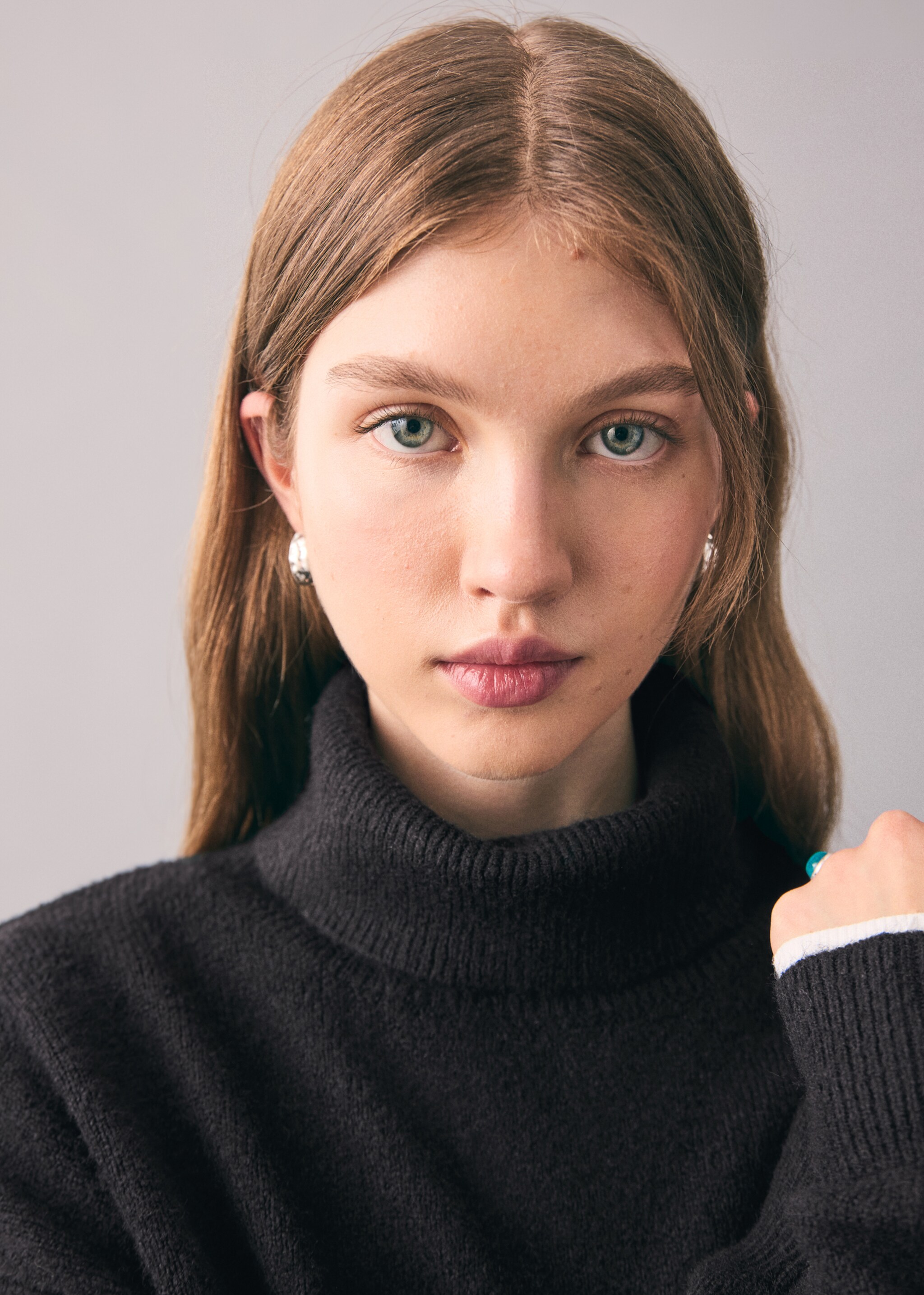 Turtleneck knit sweater - Details of the article 1, Black. Ref: 17007135-00.