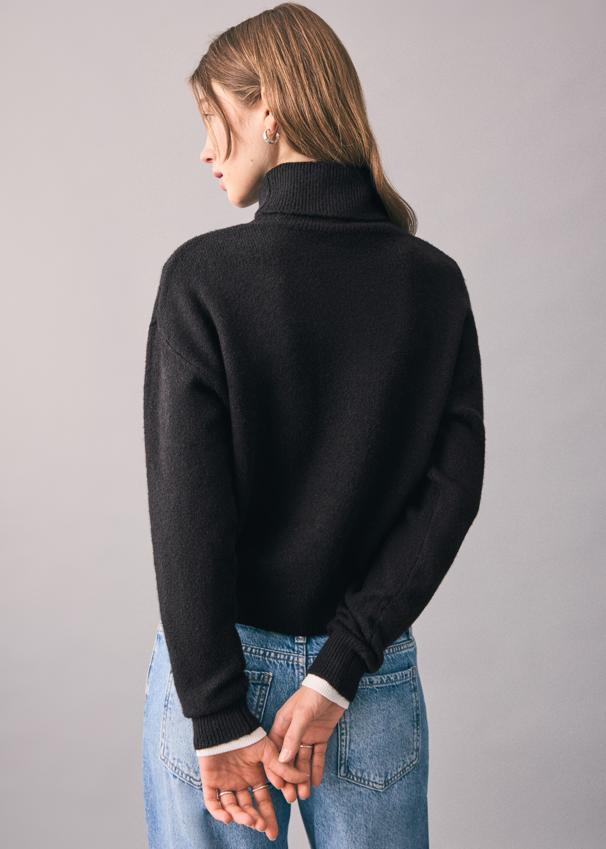 Turtleneck knit sweater - Reverse of the article, Black. Ref: 17007135-00.