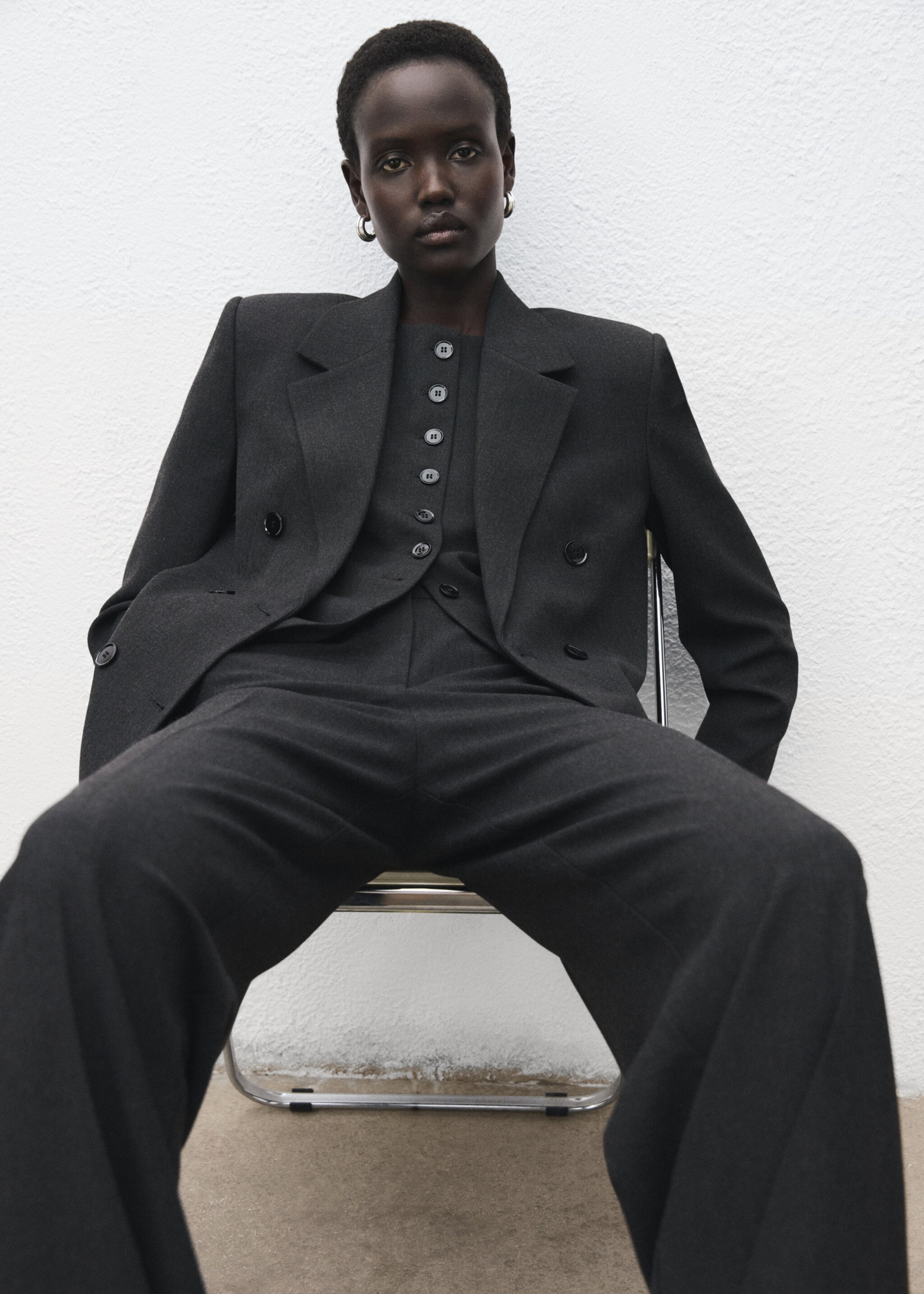 Pleated suit trousers - Details of the article 1, Grey. Ref: 17007141-00.