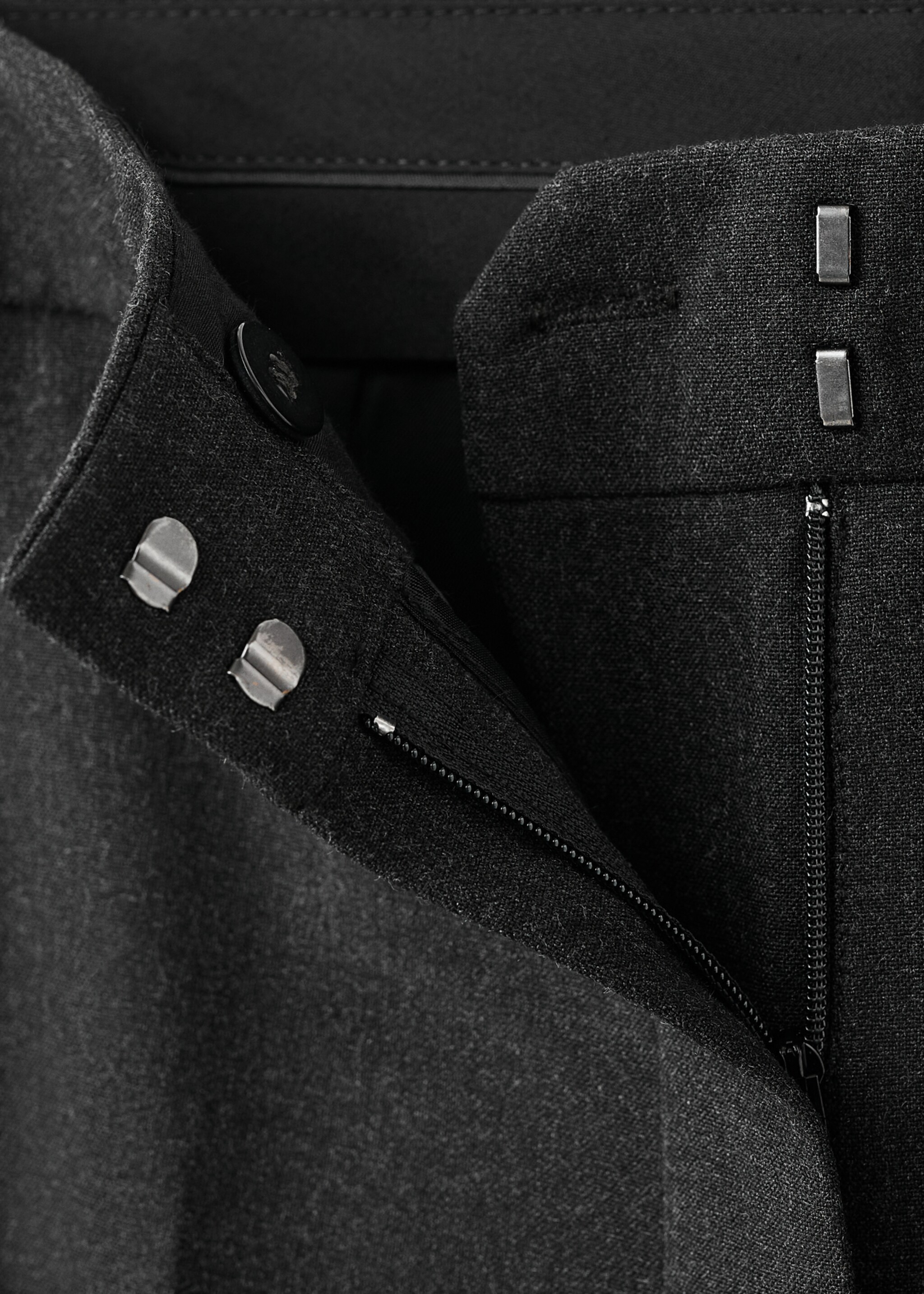 Pleated suit trousers - Details of the article 8, Grey. Ref: 17007141-00.