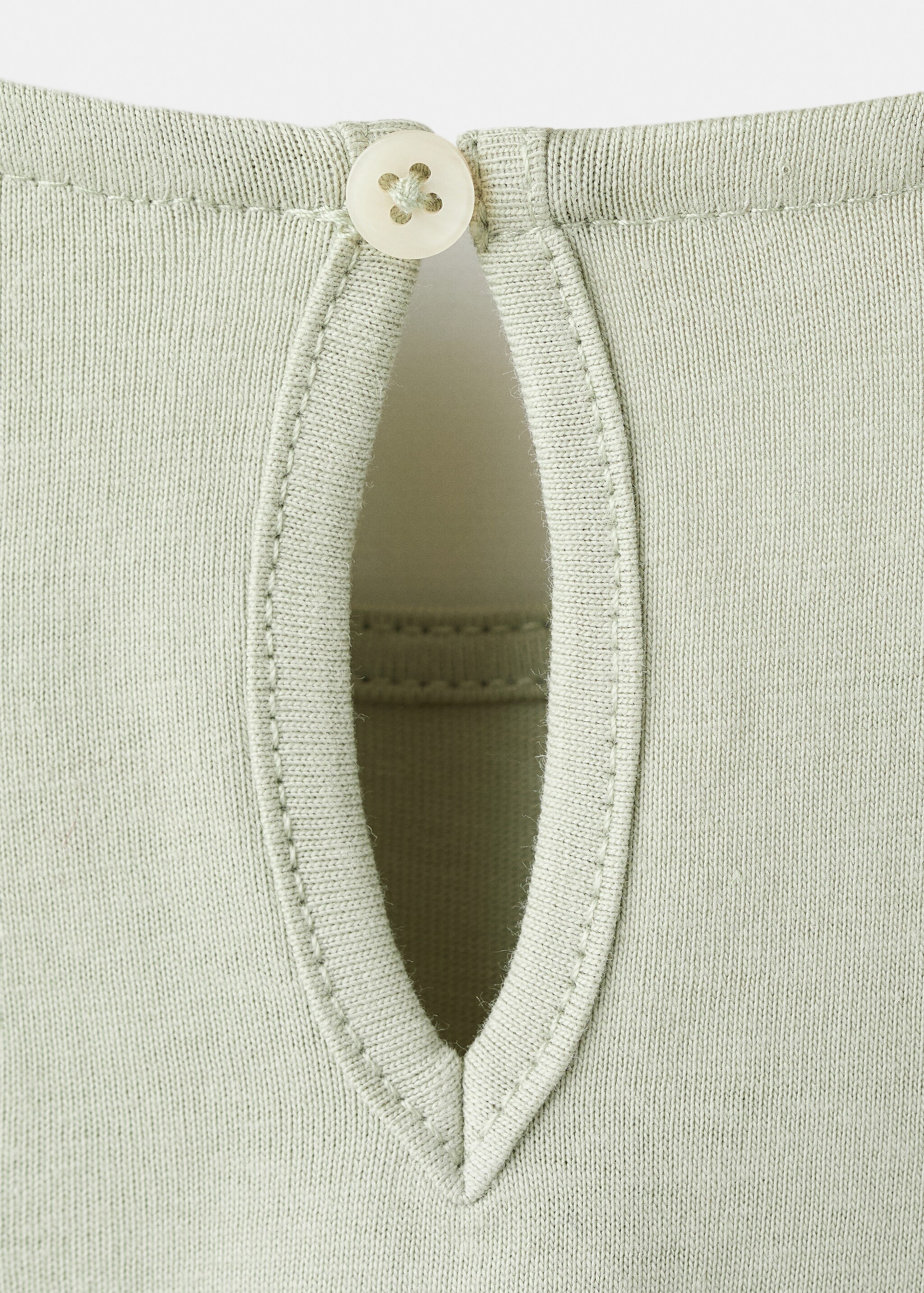 T-shirt détails ajourés - Détail de l'article 0, Vert pastel. Ref: 17007772-00.