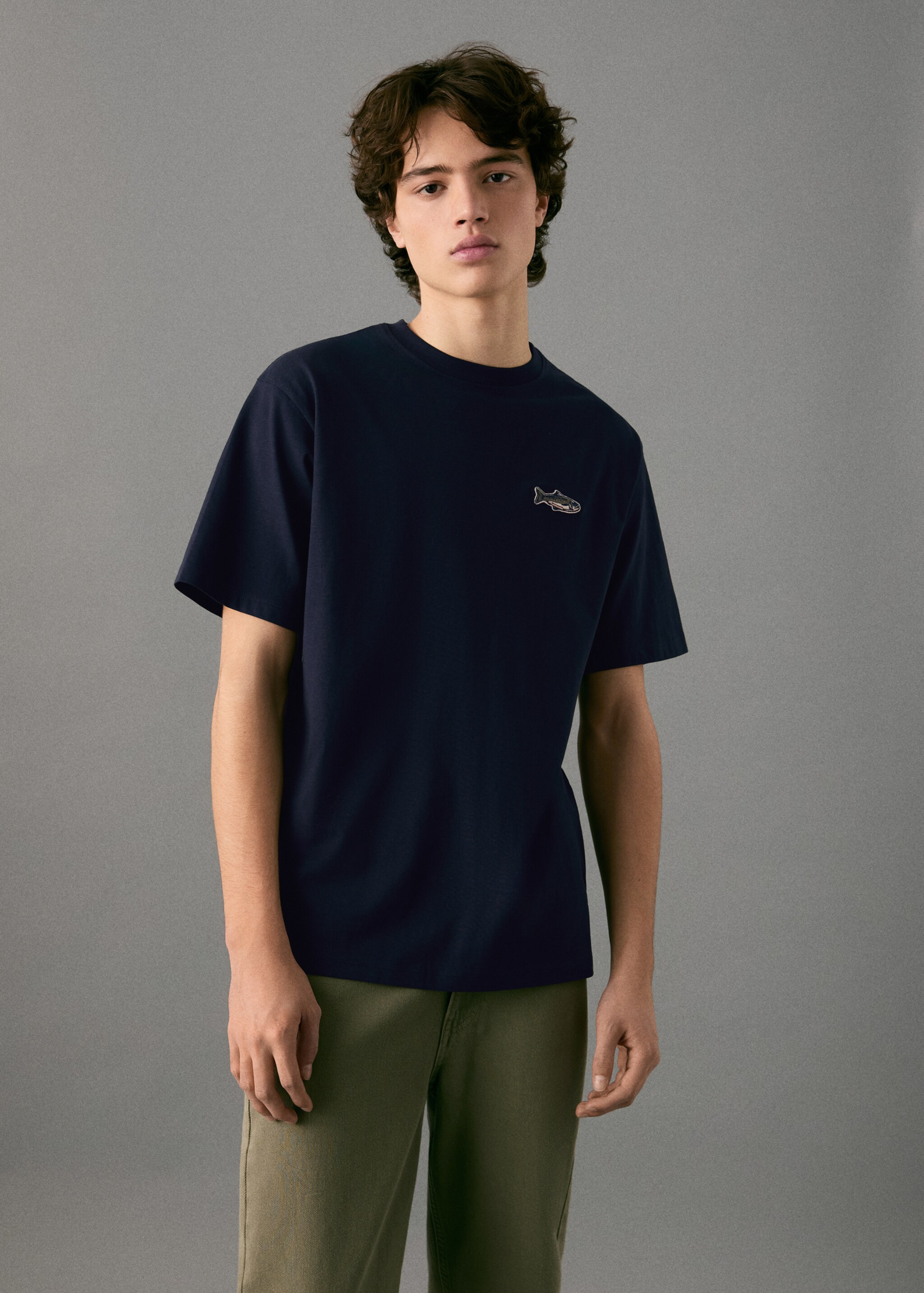 Cotton t-shirt with embroidered fish - Medium plane, Navy. Ref: 17007778-00.