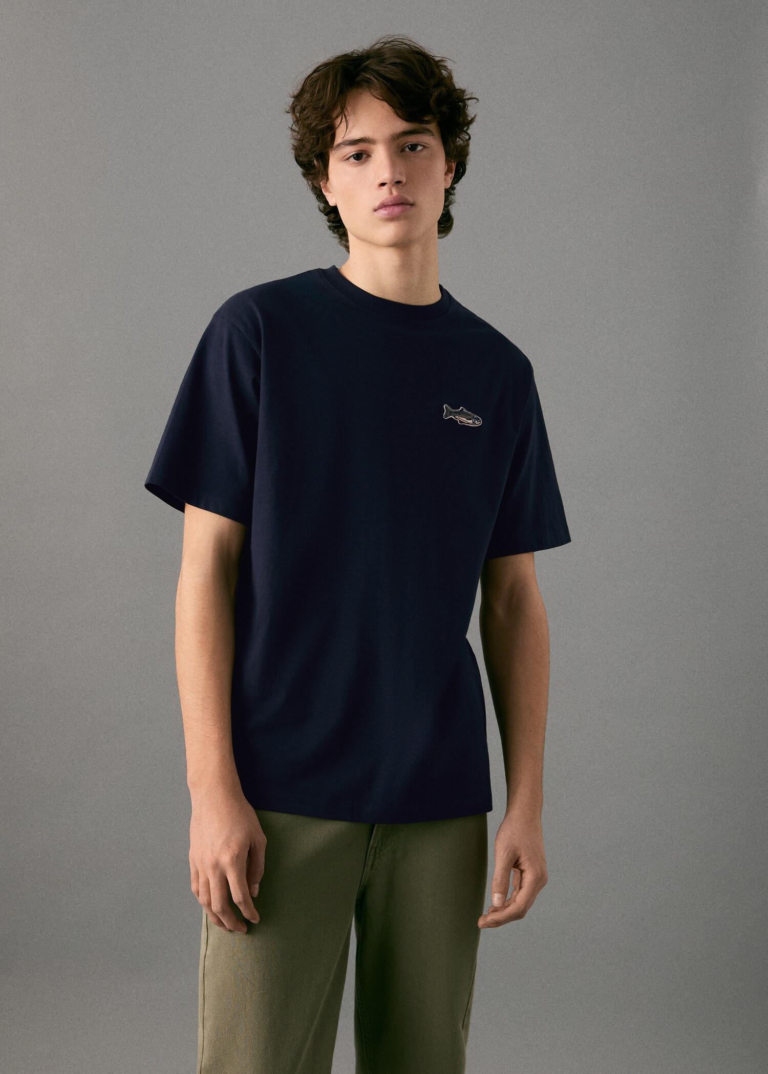 Cotton t-shirt with embroidered fish - Medium plane