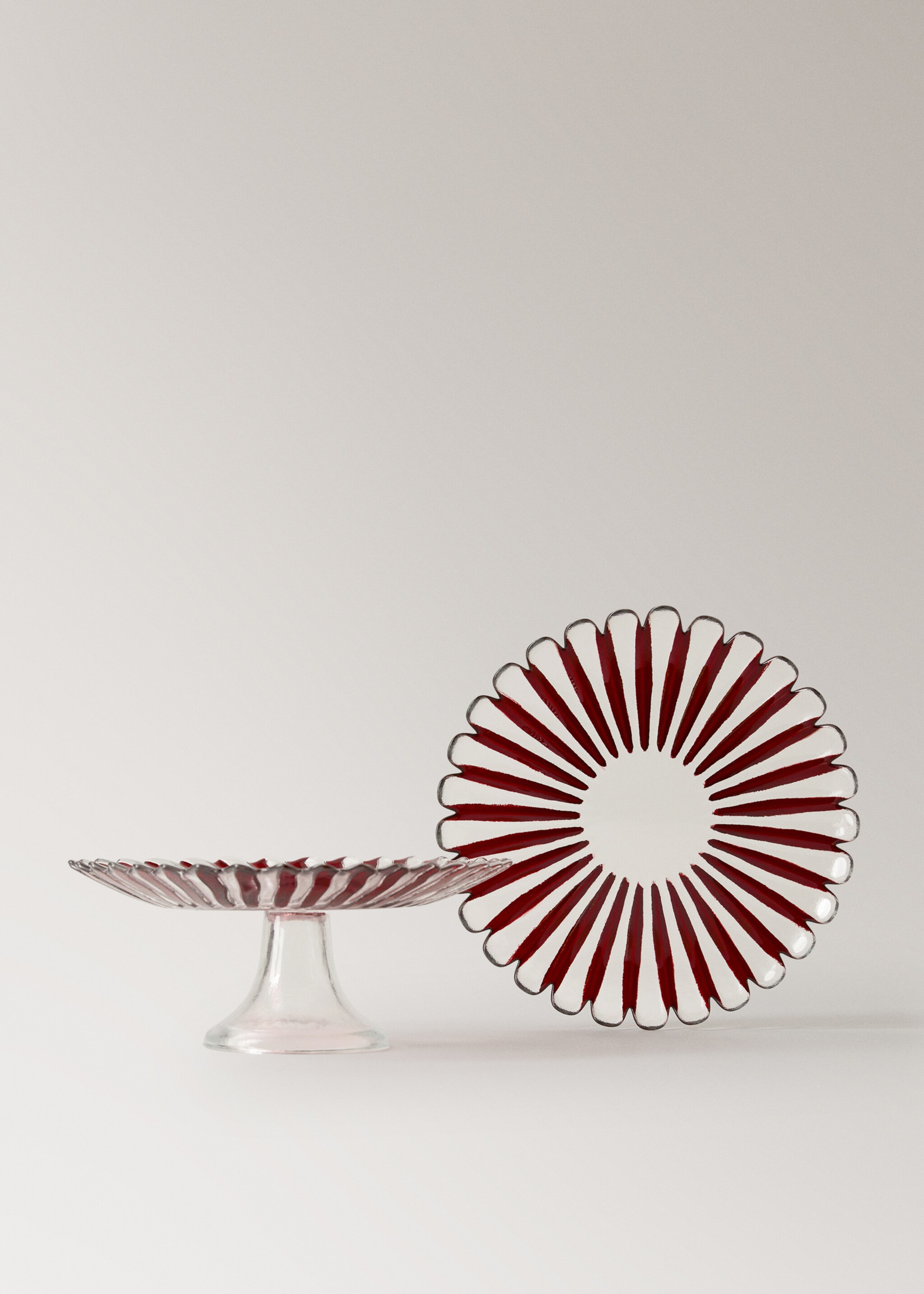 Glass dessert plate with spiral print - Details of the article 3, Red. Ref: 17007781-00.