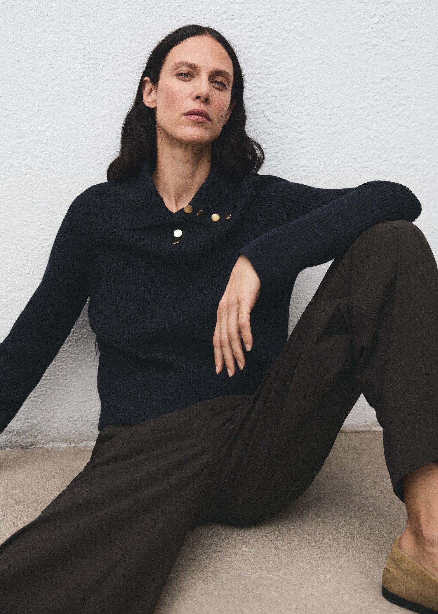 Ribbed polo neck sweater with buttons - Details of the article 2