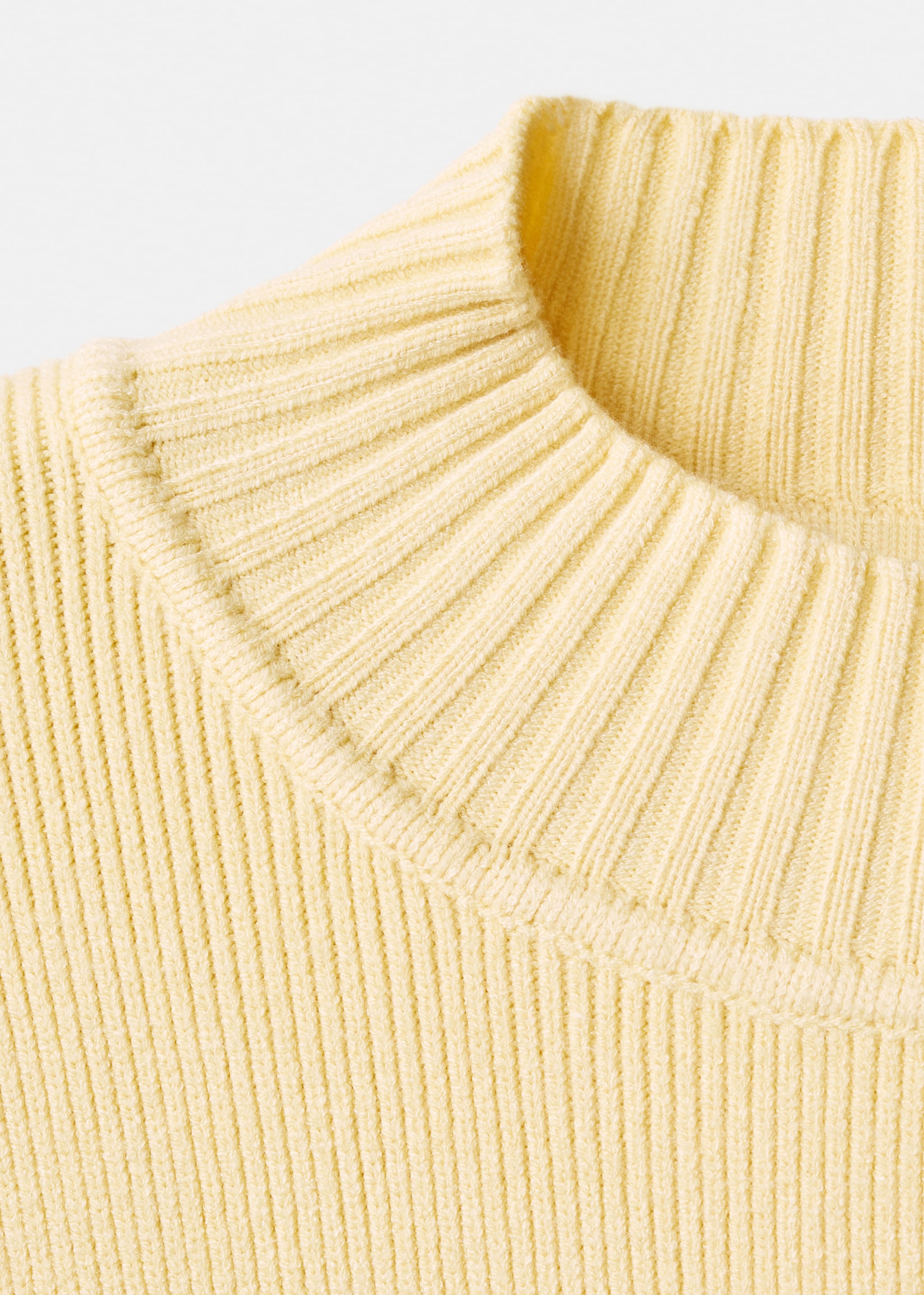 High collar sweater - Details of the article 8, Yellow. Ref: 17007788-00.