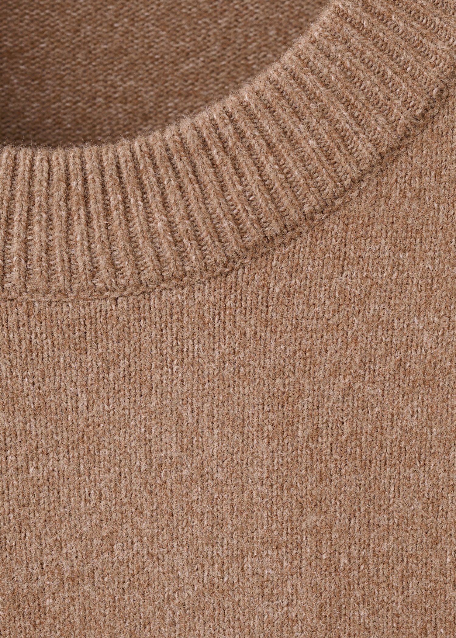Medium-knit sweater - Details of the article 8