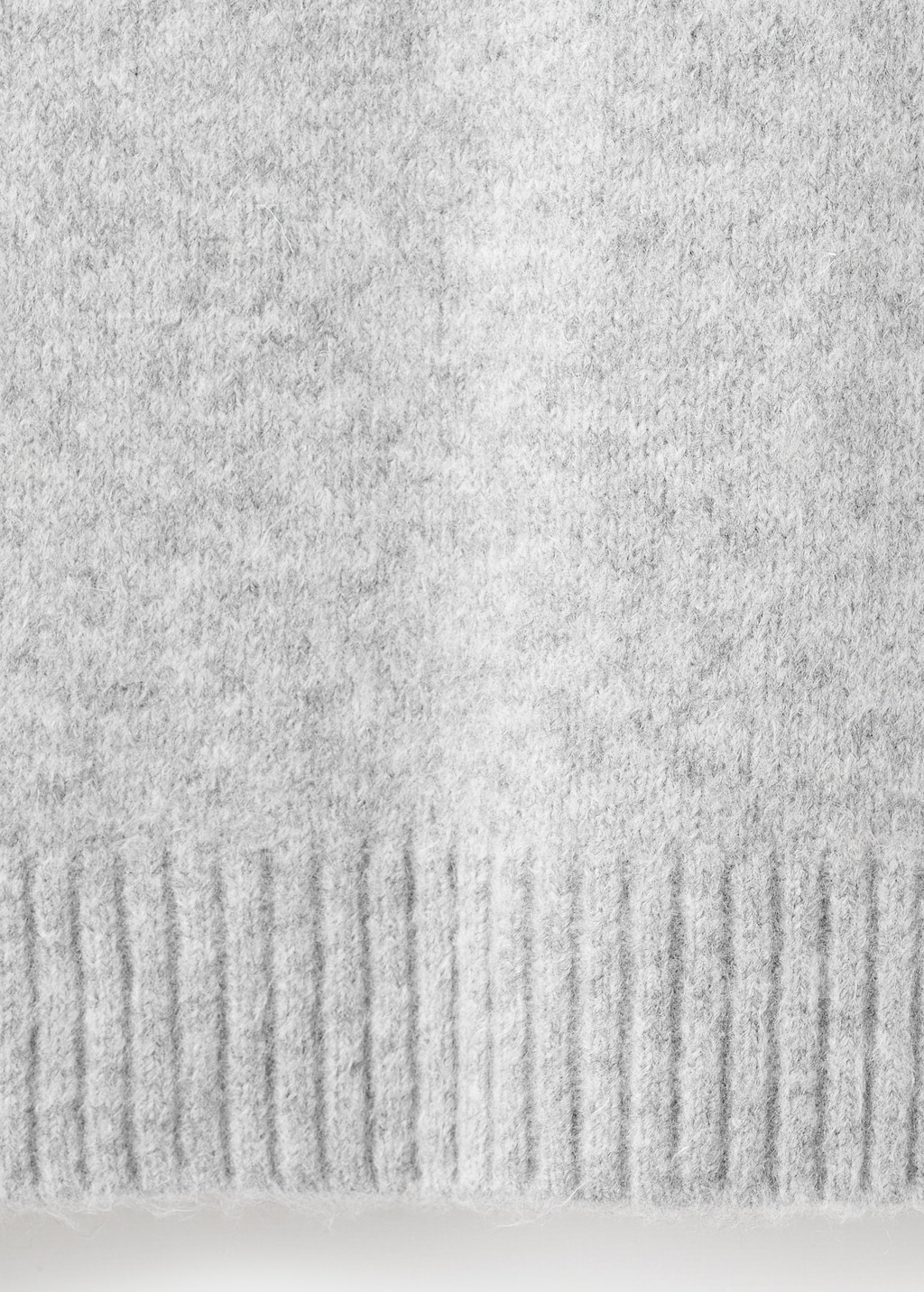 Short-sleeved knitted sweater