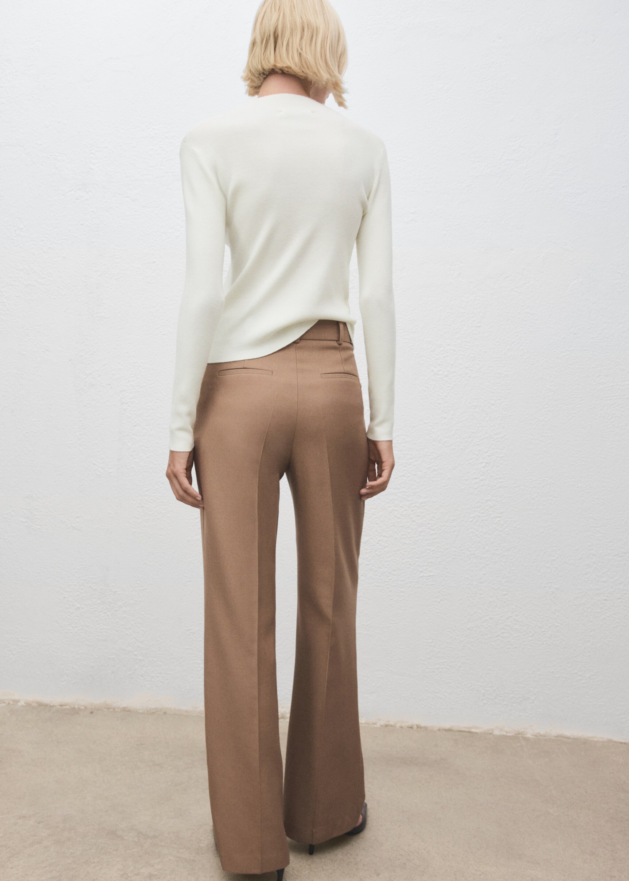 Fitted sweater with perkins neck - Reverse of the article, Ecru. Ref: 17007802-00.