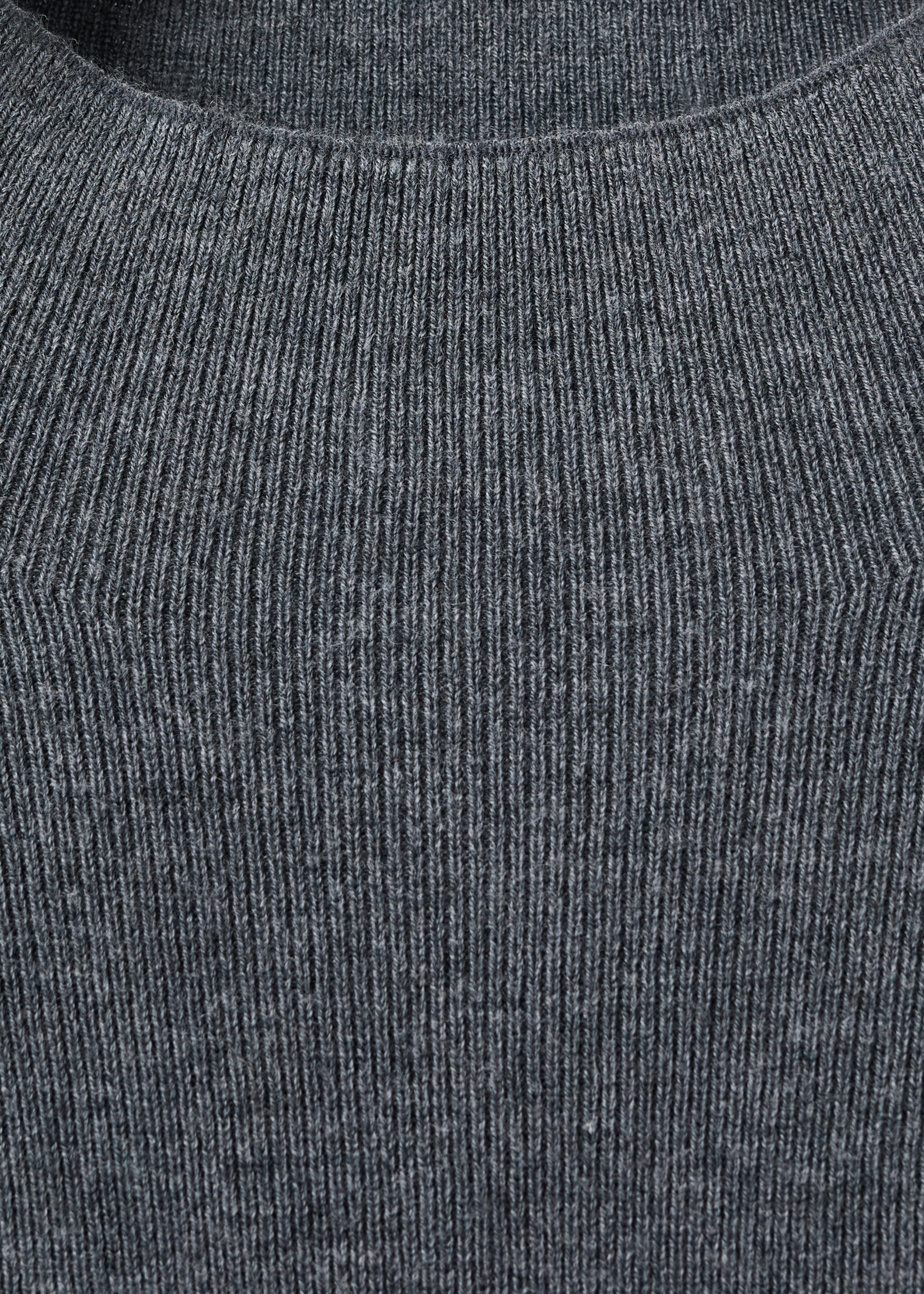 Pull cintré à col cheminée - Détail de l'article 8, Gris chiné moyen. Ref: 17007802-00.