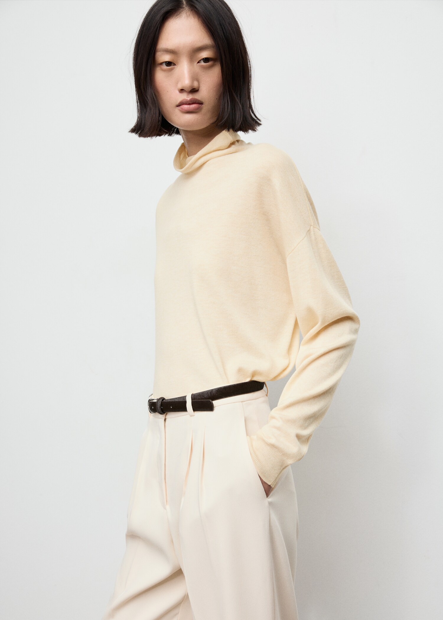 Jersey cuello alto - Plano medio