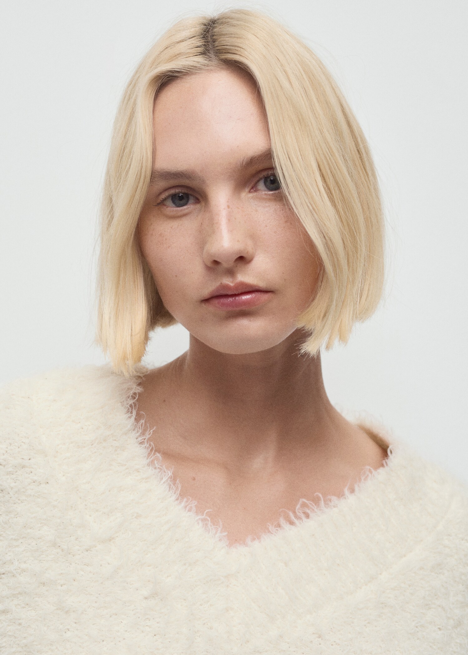 Fur-effect knitted sweater - Details of the article 1