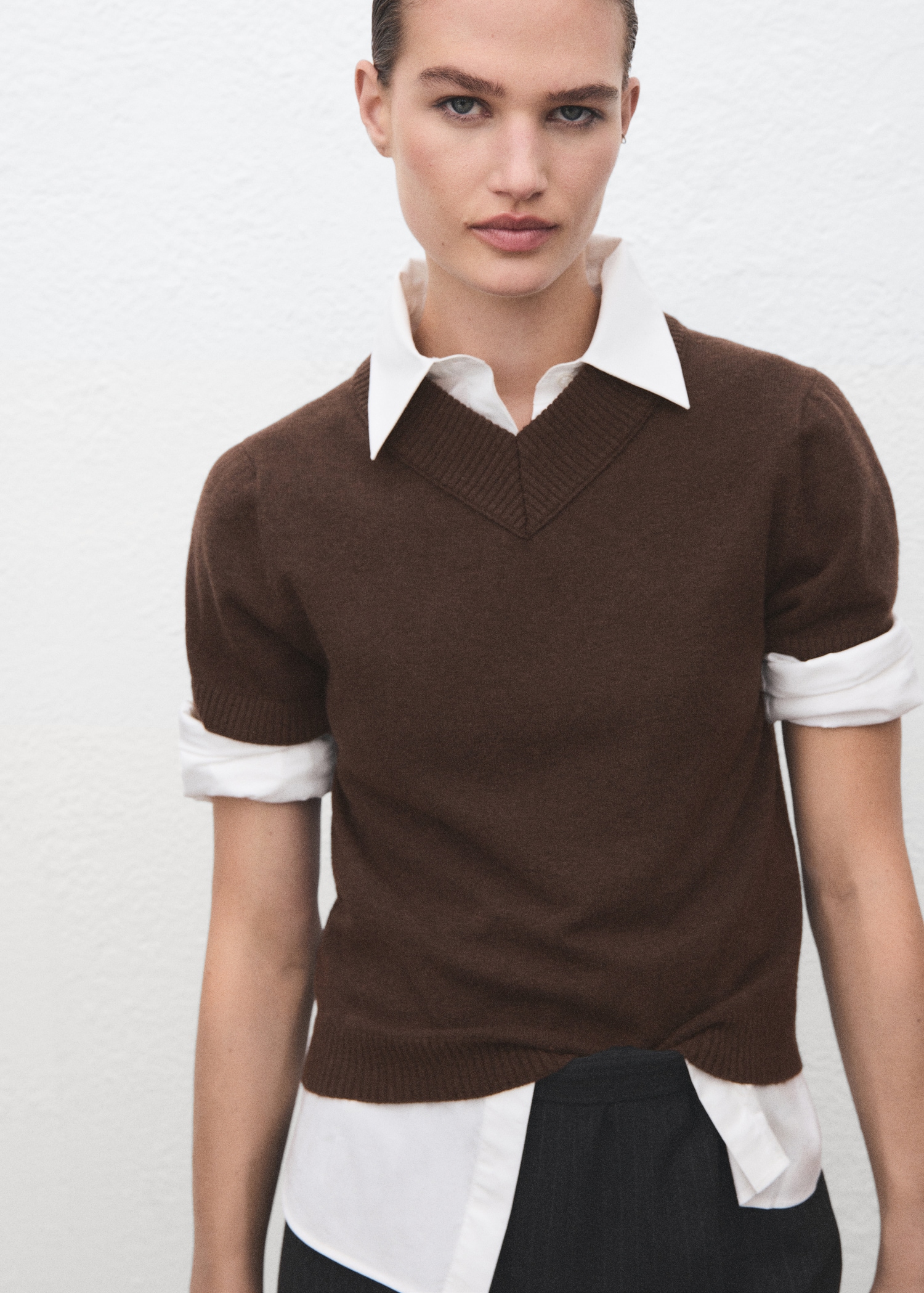 Jersey punto cuello pico - Plano medio