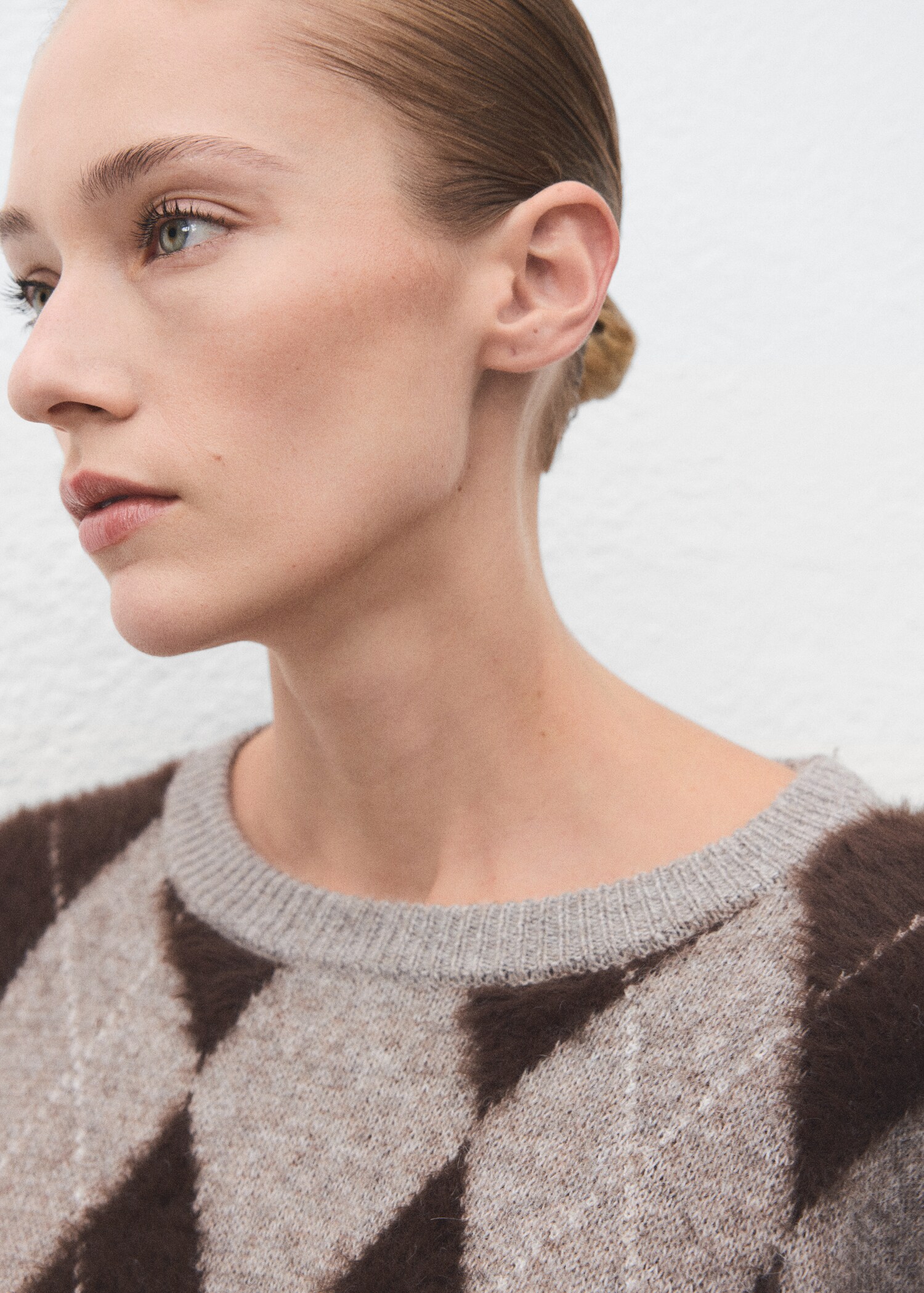 Diamond-patterned knitted sweater - Details of the article 1