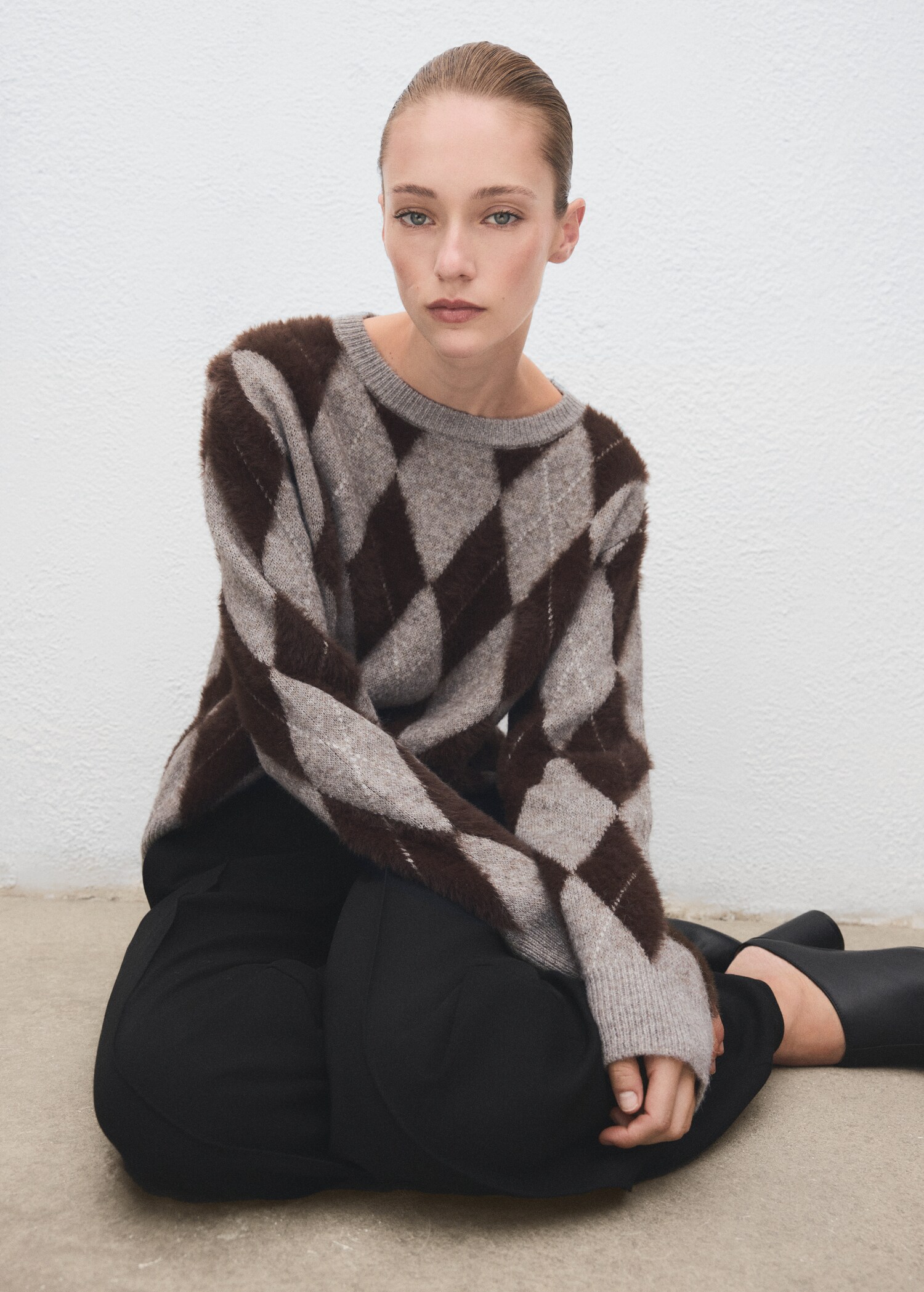 Diamond-patterned knitted sweater - Details of the article 2