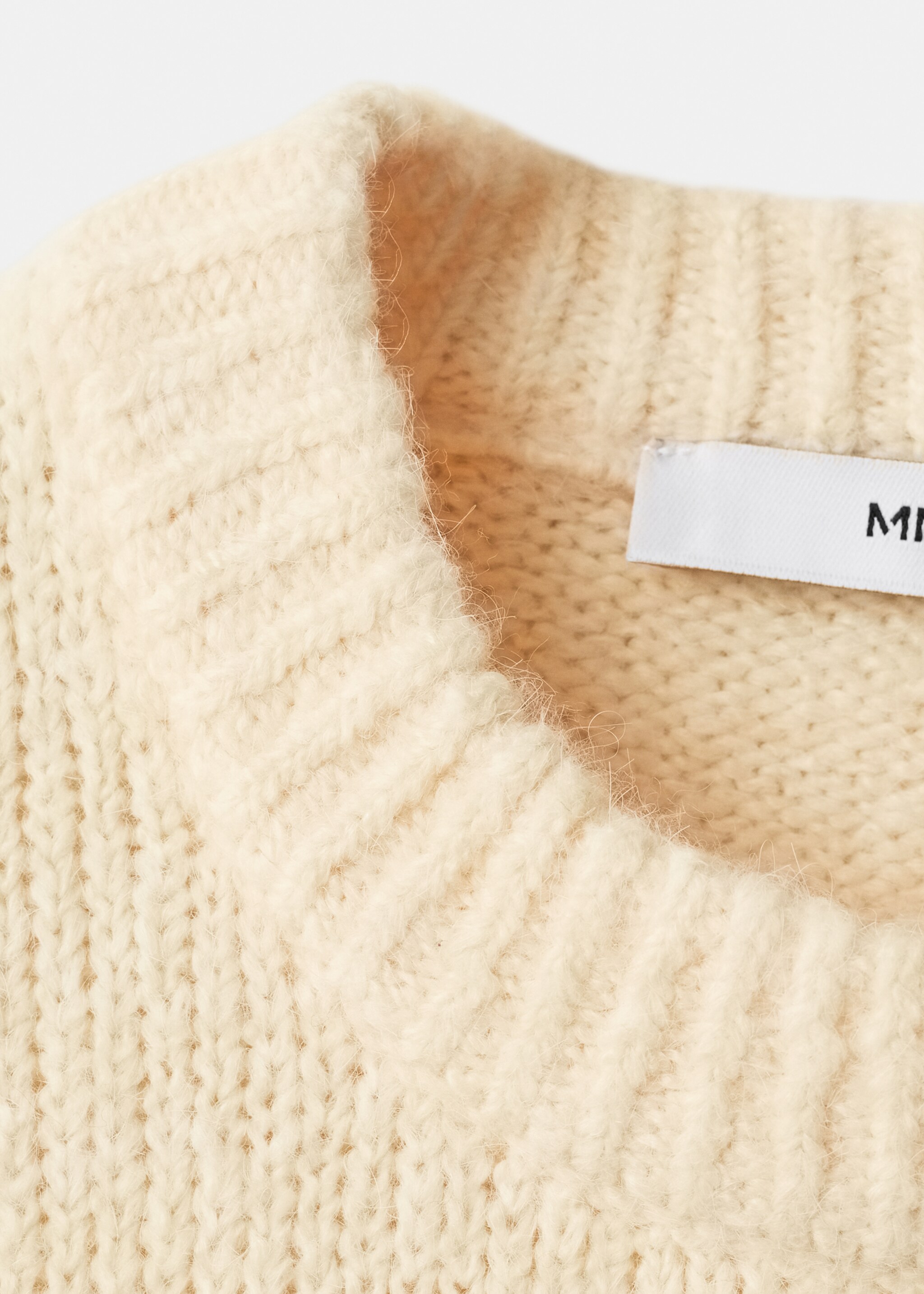 Chunky-knit sweater - Details of the article 8, Pastel Yellow. Ref: 17007828-00.