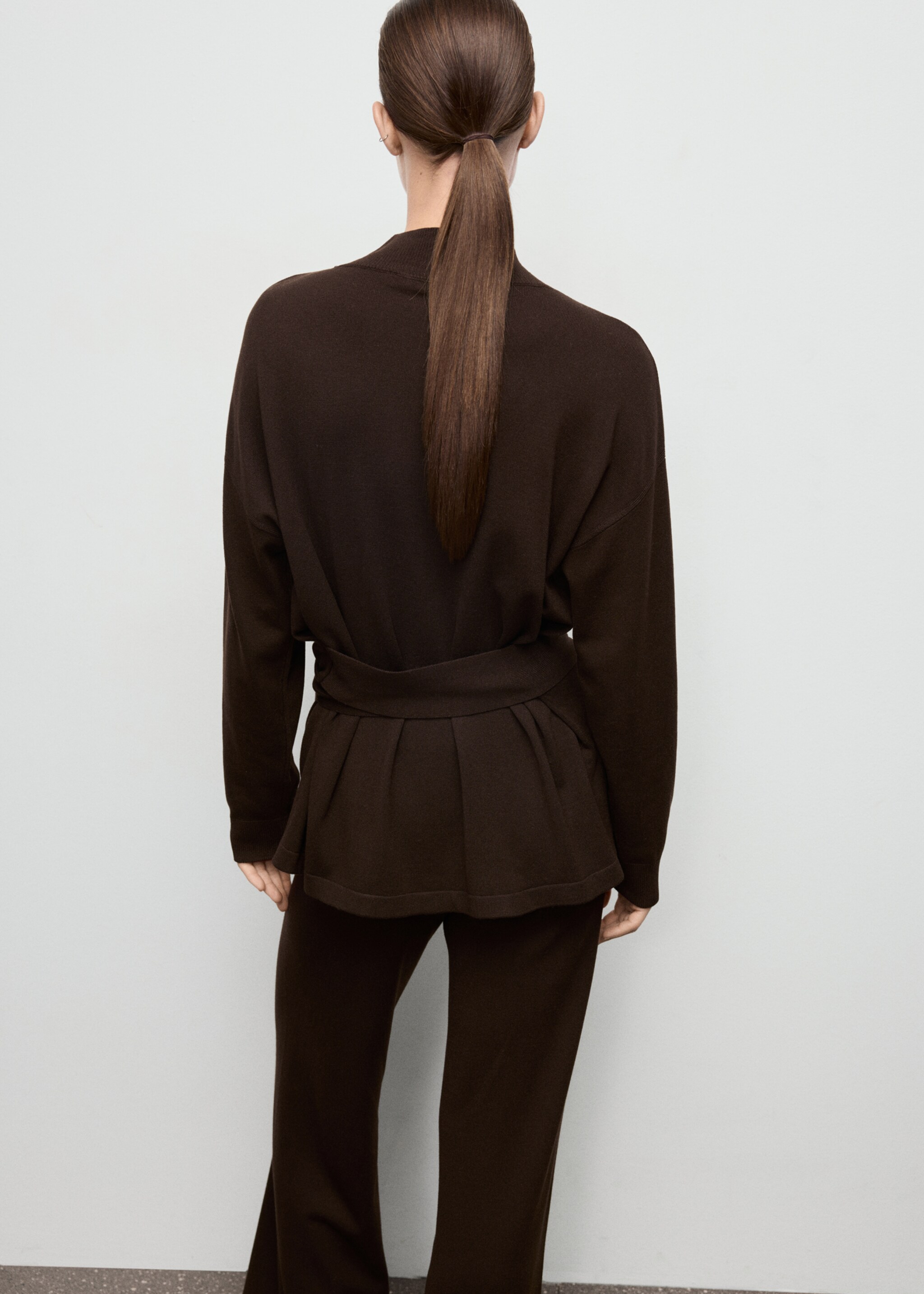 Knot detail sweater - Reverse of the article, Chocolate. Ref: 17007830-00.