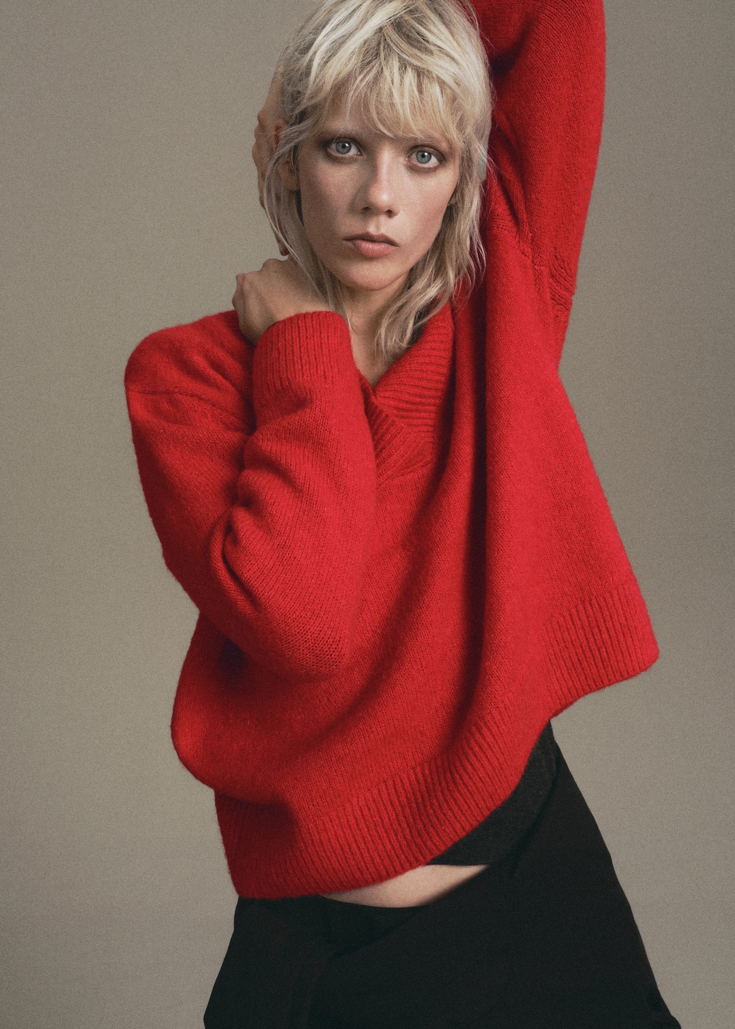 Grobstrickpullover mit V-Ausschnitt - Mittlere Ansicht