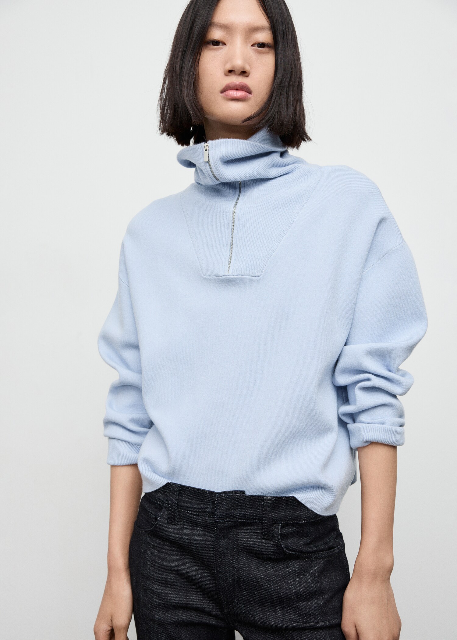 Jersey cuello vuelto cremallera - Plano medio