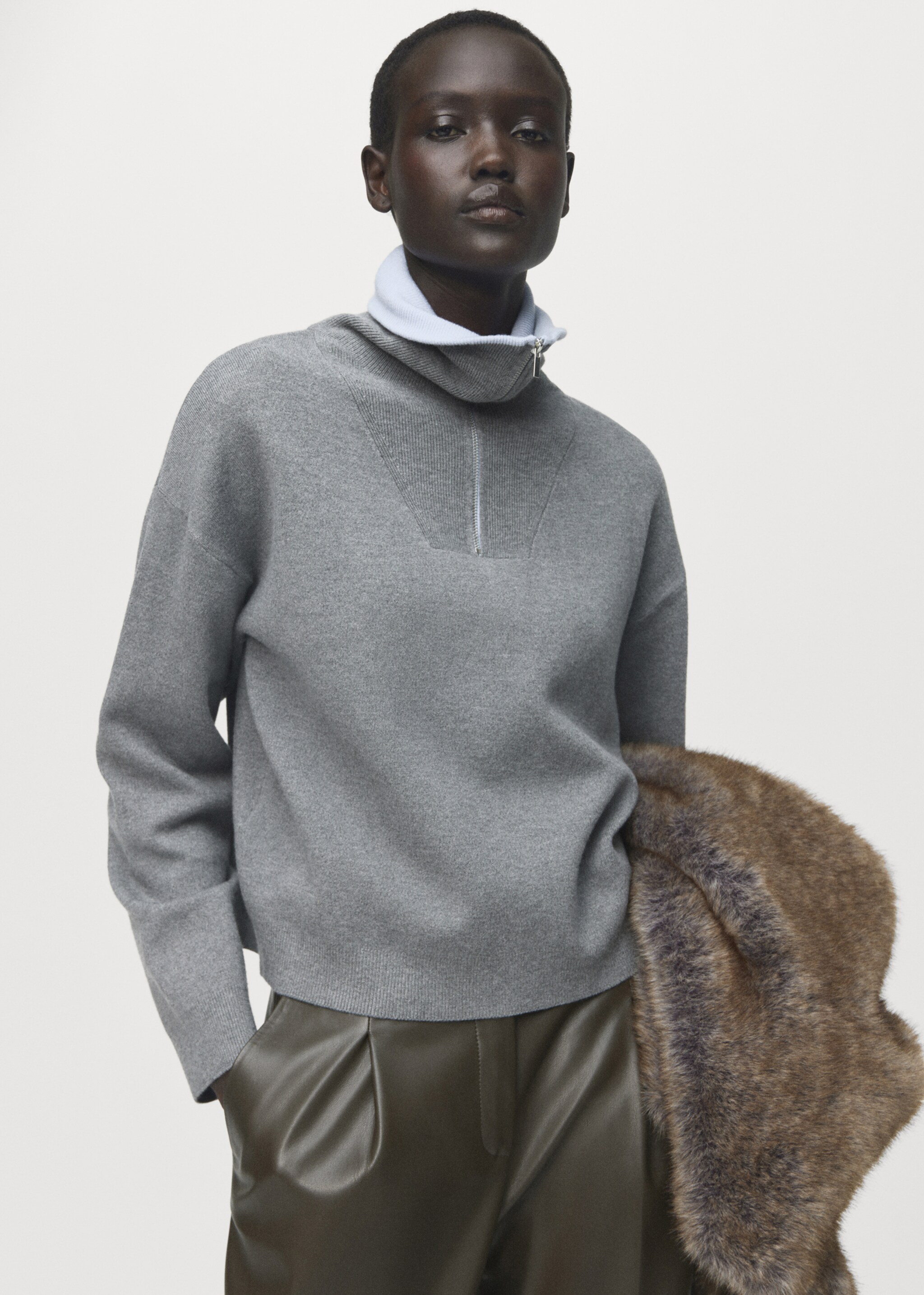 Turtleneck sweater with zip - Medium plane, Grey. Ref: 17007833-00.