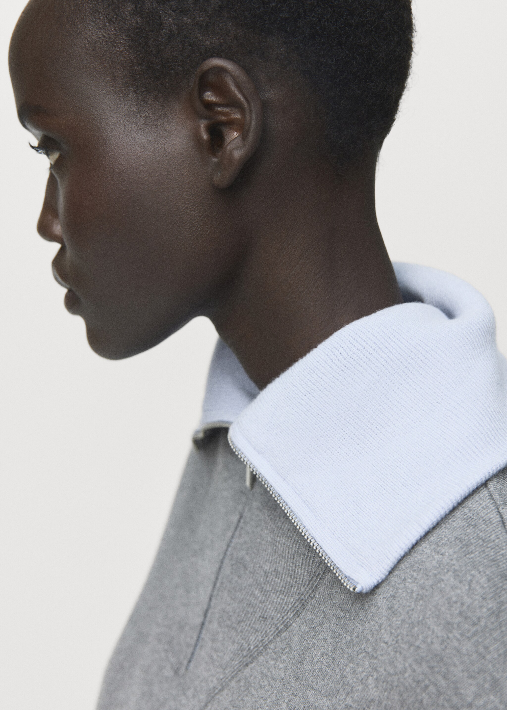 Turtleneck sweater with zip - Details of the article 1, Grey. Ref: 17007833-00.