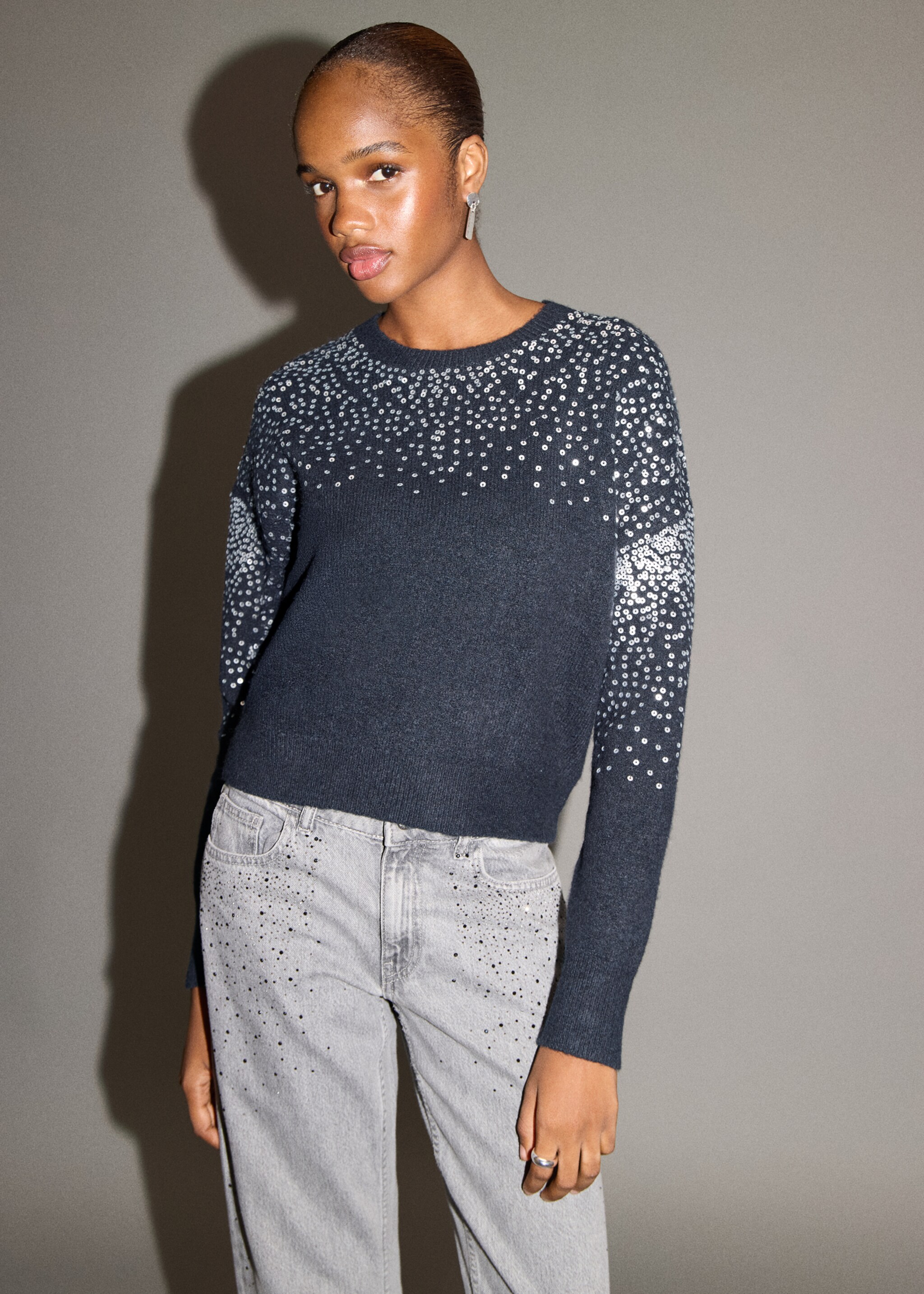 Pull-over maille sequins - Plan moyen, Bleu marine. Ref: 17007835-00.
